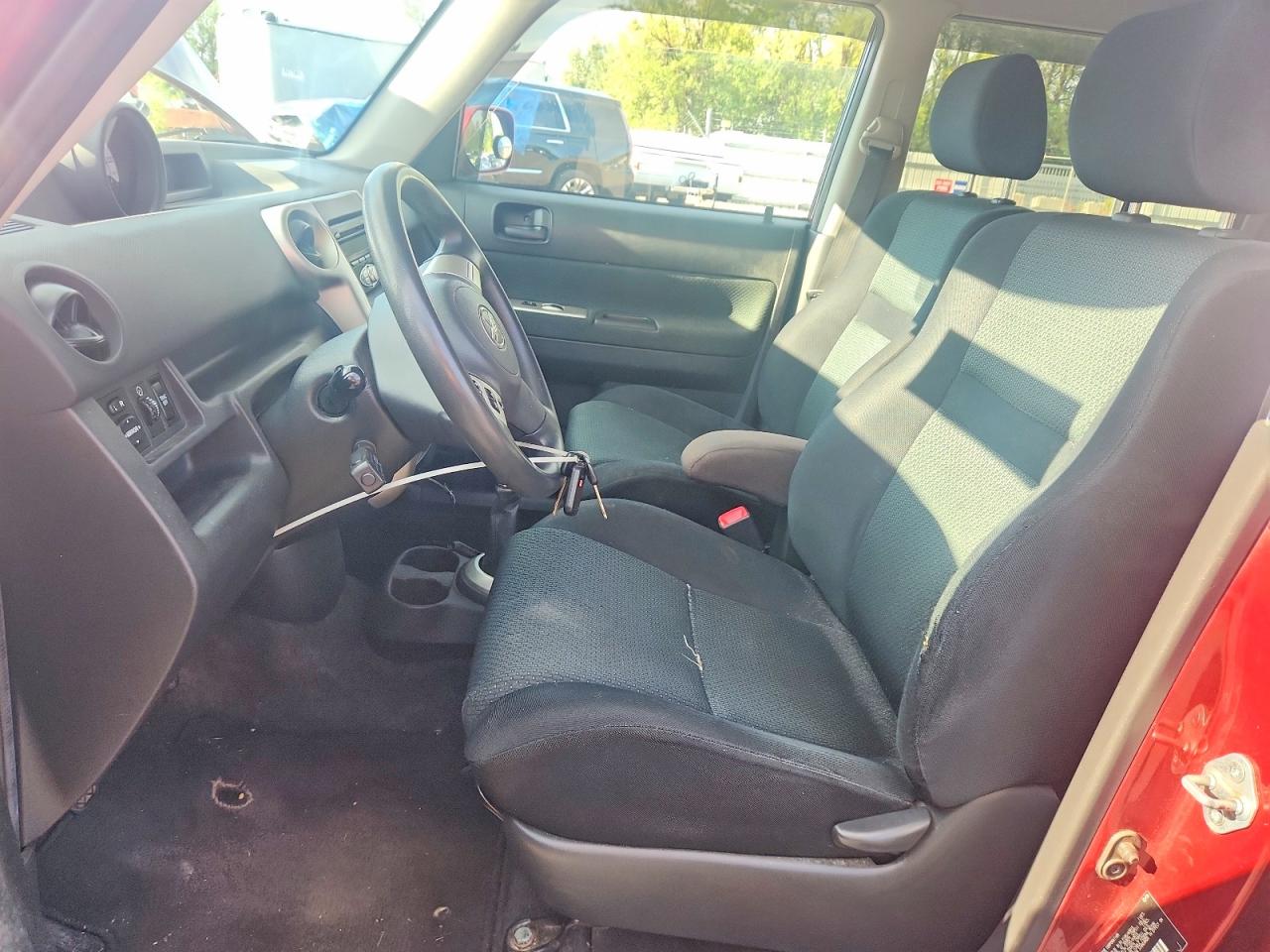 2006 Toyota Scion Xb Burgundy vin: JTLKT334564125730