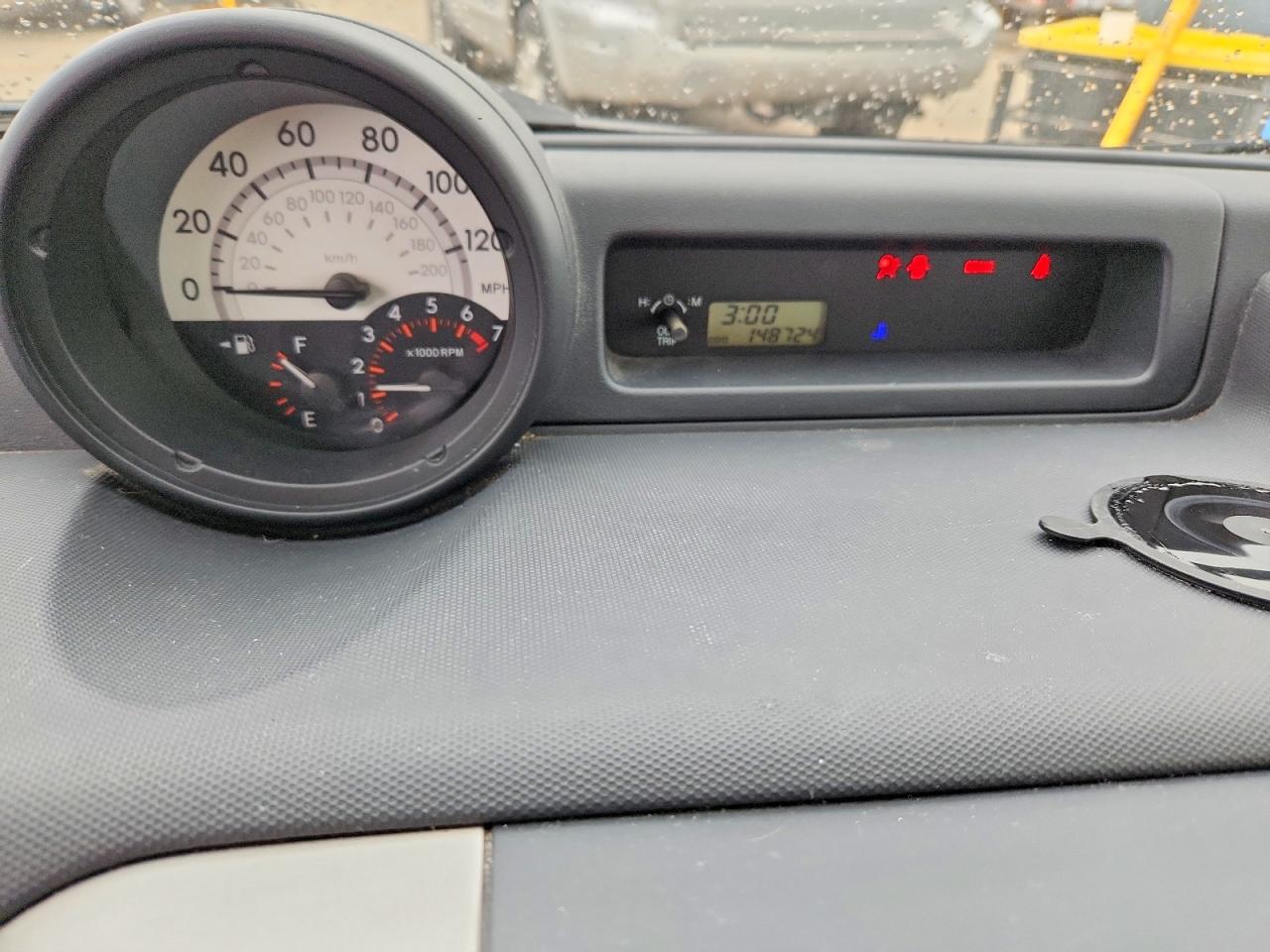 2005 Toyota Scion Xb White vin: JTLKT334X50221231