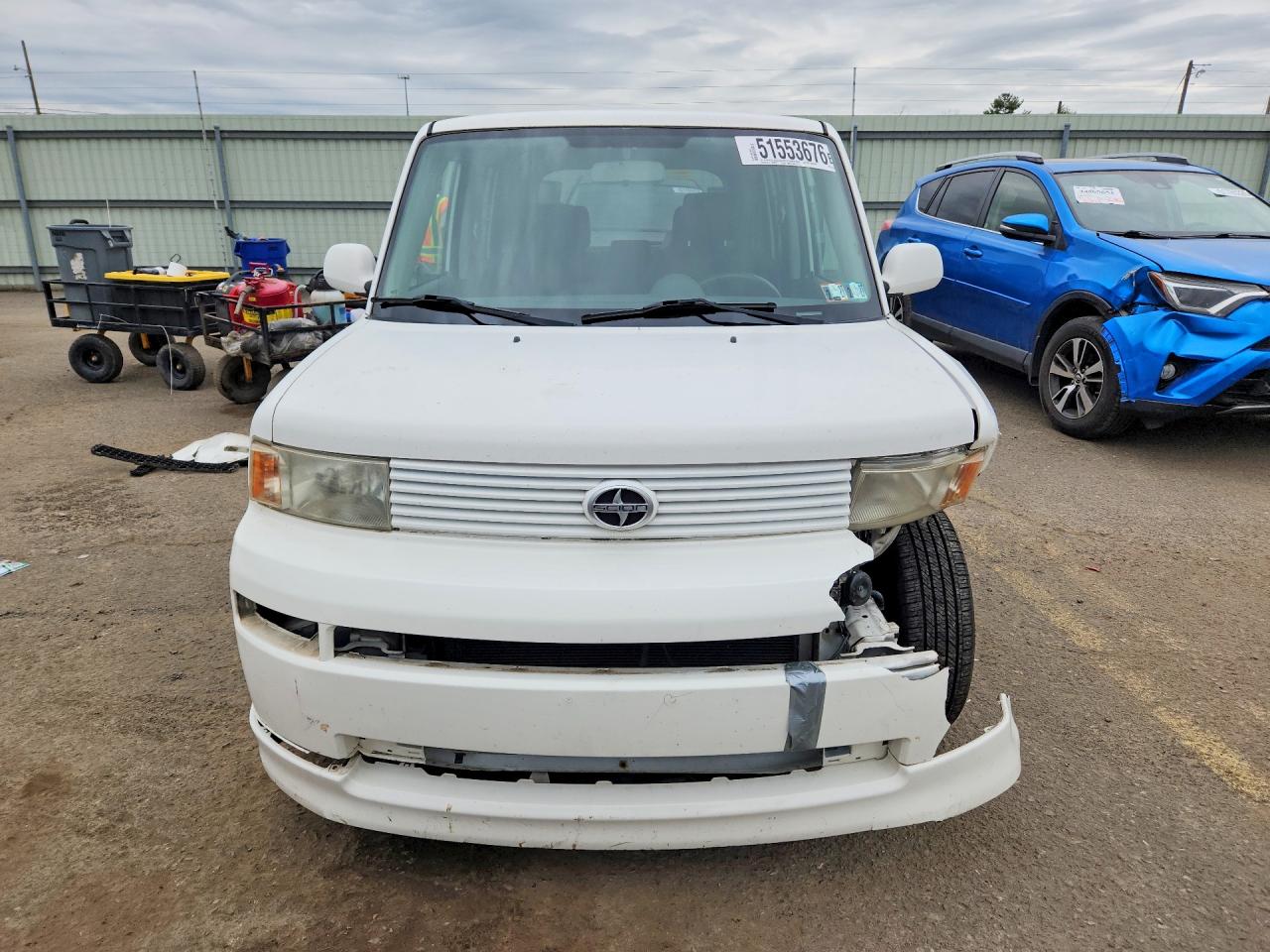 2005 Toyota Scion Xb White vin: JTLKT334X50221231