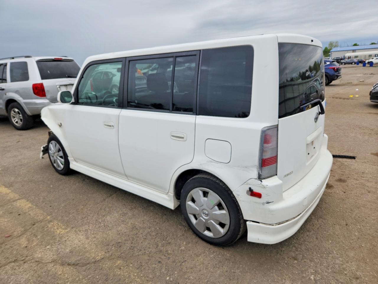 2005 Toyota Scion Xb White vin: JTLKT334X50221231