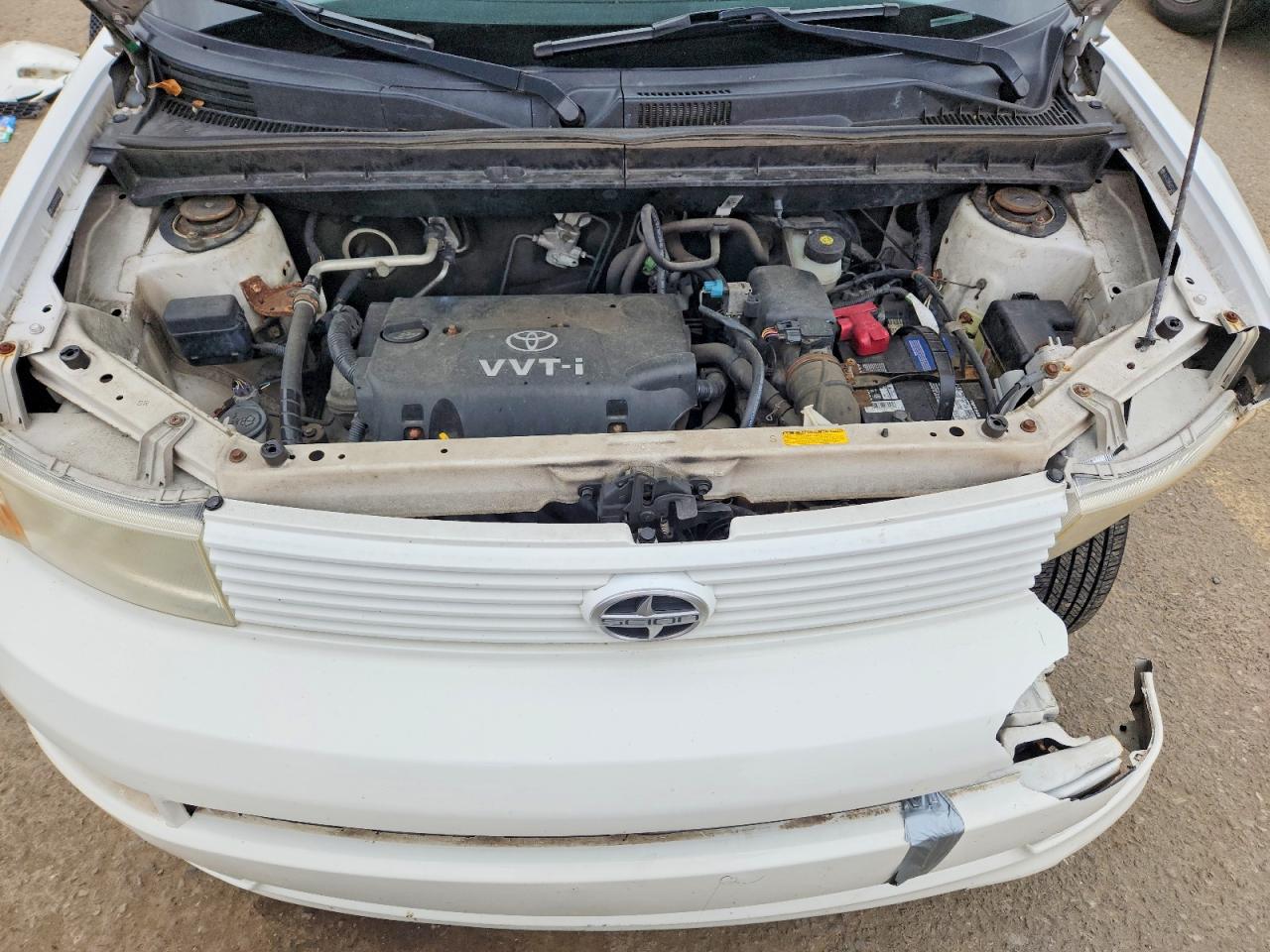 2005 Toyota Scion Xb White vin: JTLKT334X50221231
