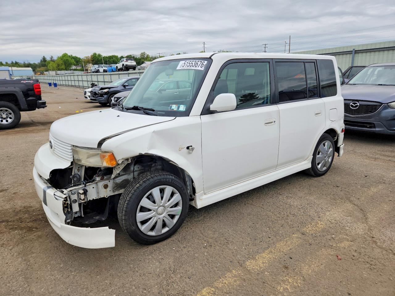 2005 Toyota Scion Xb White vin: JTLKT334X50221231