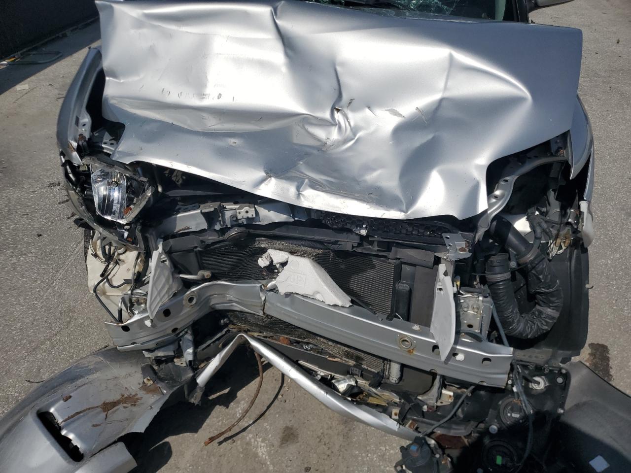 2011 Toyota Scion Xb Silver vin: JTLZE4FE0B1139274
