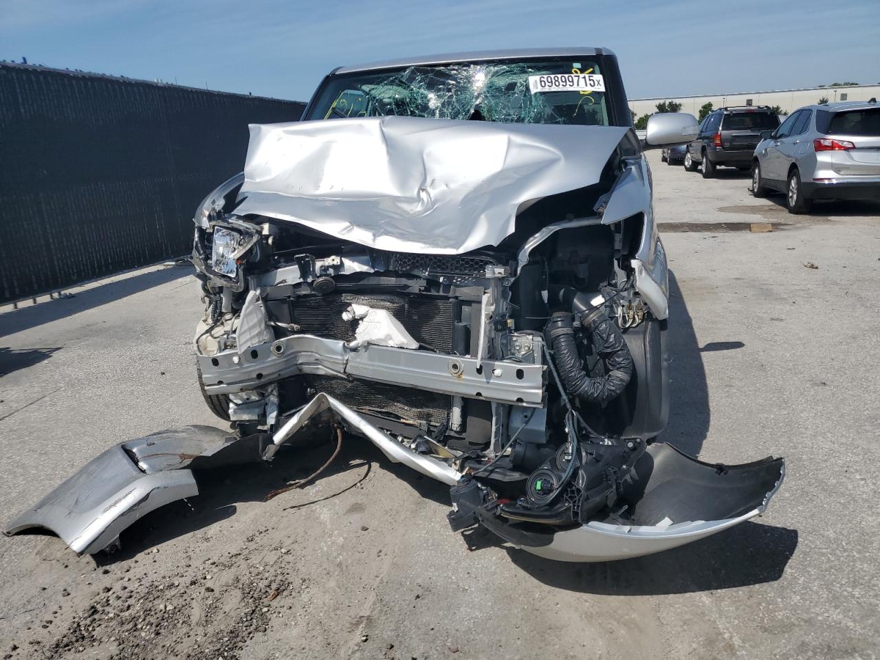 2011 Toyota Scion Xb Silver vin: JTLZE4FE0B1139274