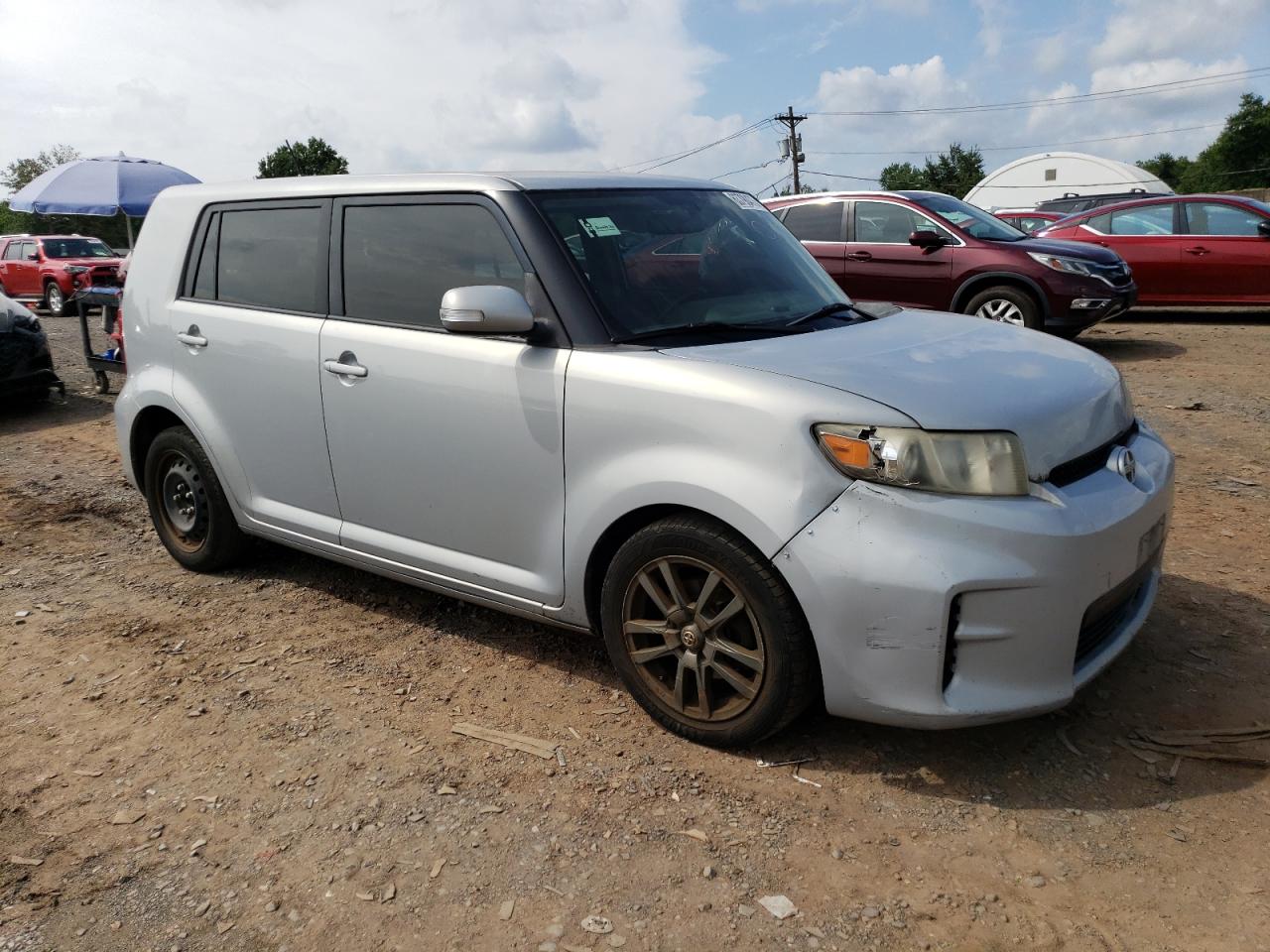 2013 Toyota Scion Xb  Silver vin: JTLZE4FE0DJ039730