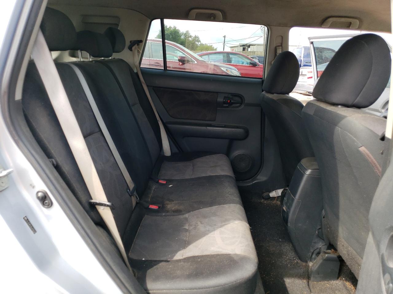 2013 Toyota Scion Xb  Silver vin: JTLZE4FE0DJ039730