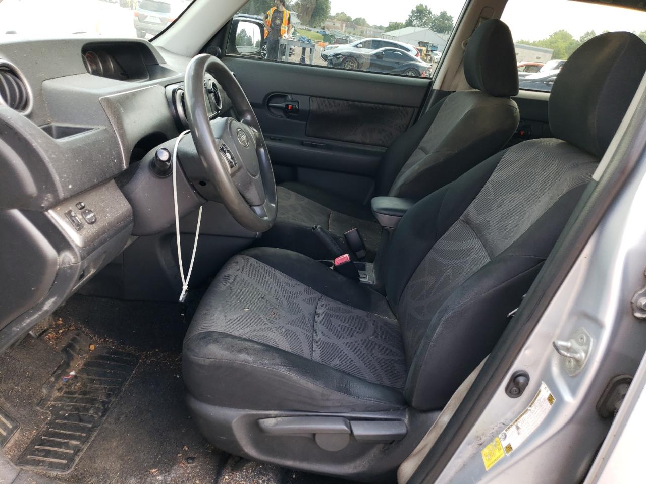 2013 Toyota Scion Xb  Silver vin: JTLZE4FE0DJ039730