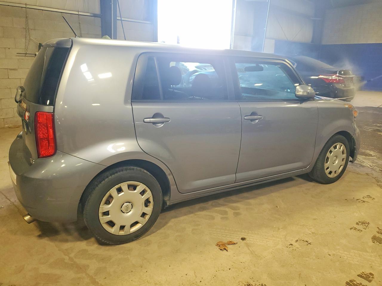2010 Toyota Scion Xb Gray vin: JTLZE4FE1A1102443