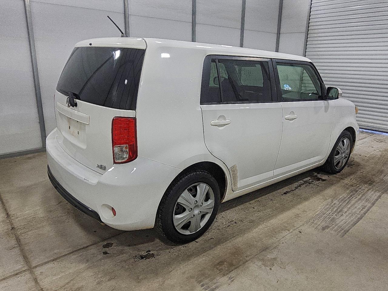 2014 Toyota Scion Xb White vin: JTLZE4FE1EJ050222