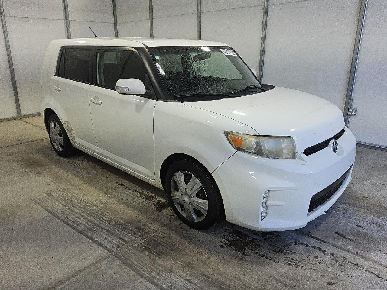 2014 Toyota Scion Xb White vin: JTLZE4FE1EJ050222 Damage: Right Front Door, Heavy Scratch, 7 To 8 Inches