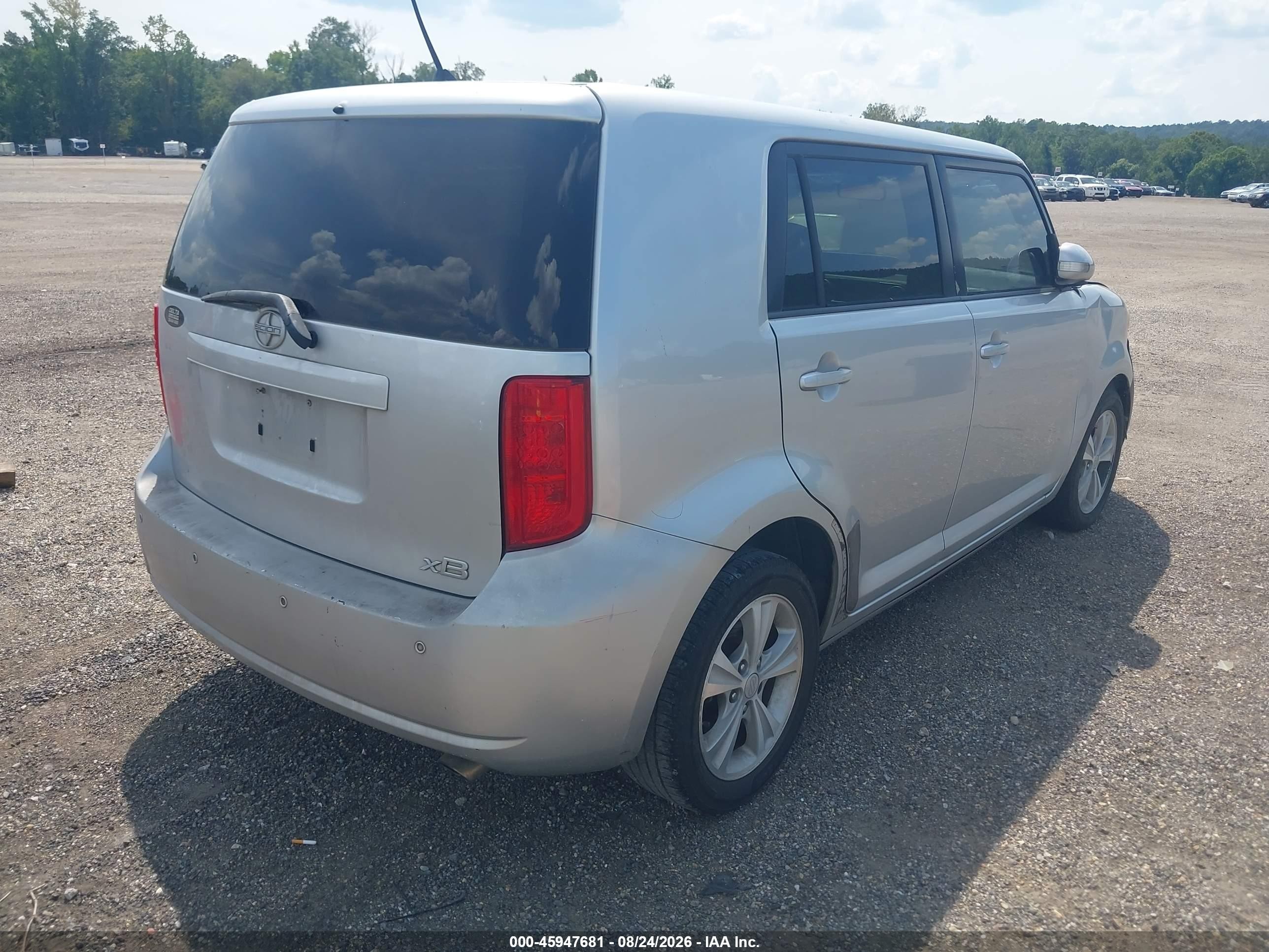 2010 Scion Xb   Silver vin: JTLZE4FE2A1105903