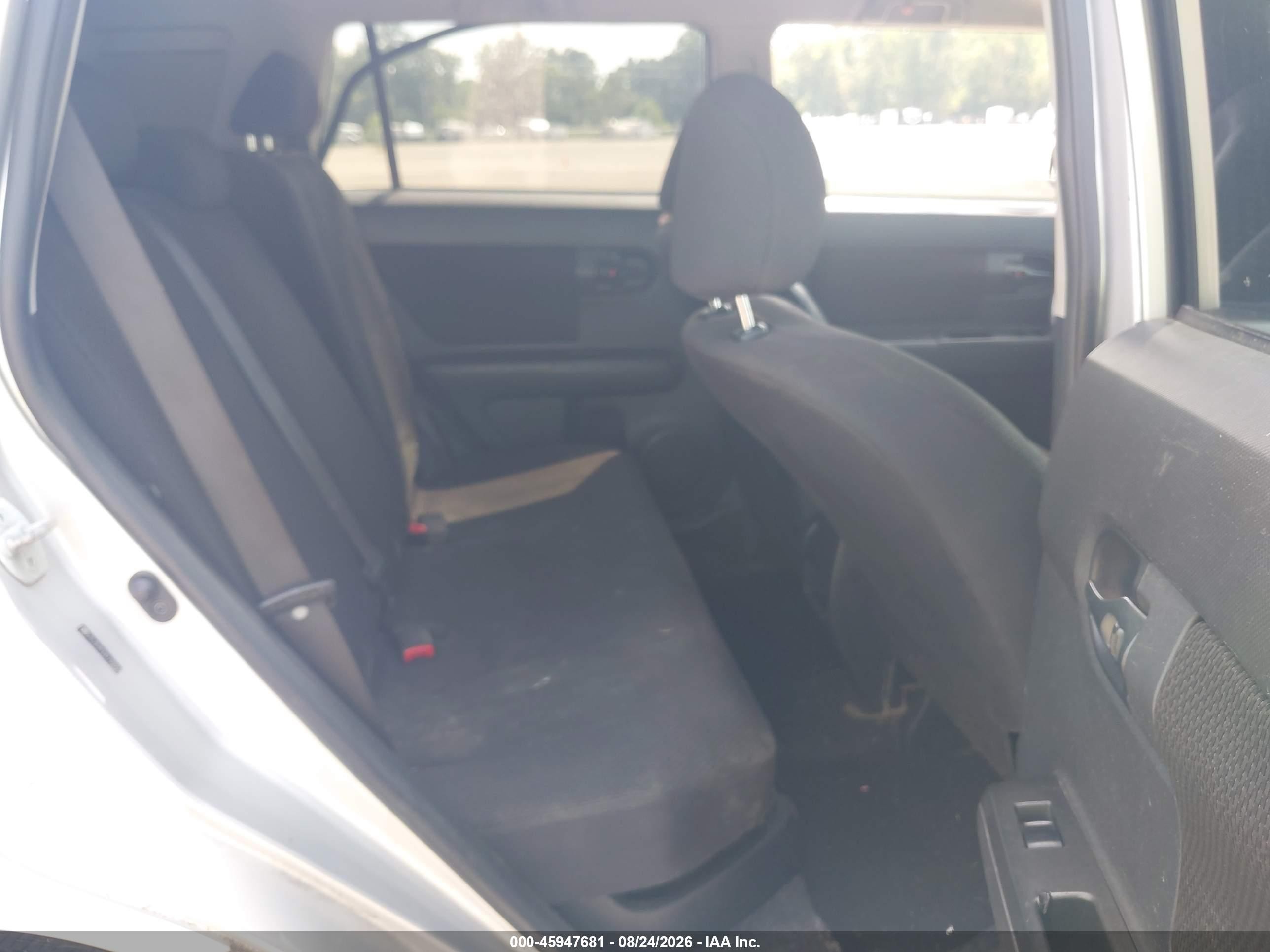 2010 Scion Xb   Silver vin: JTLZE4FE2A1105903