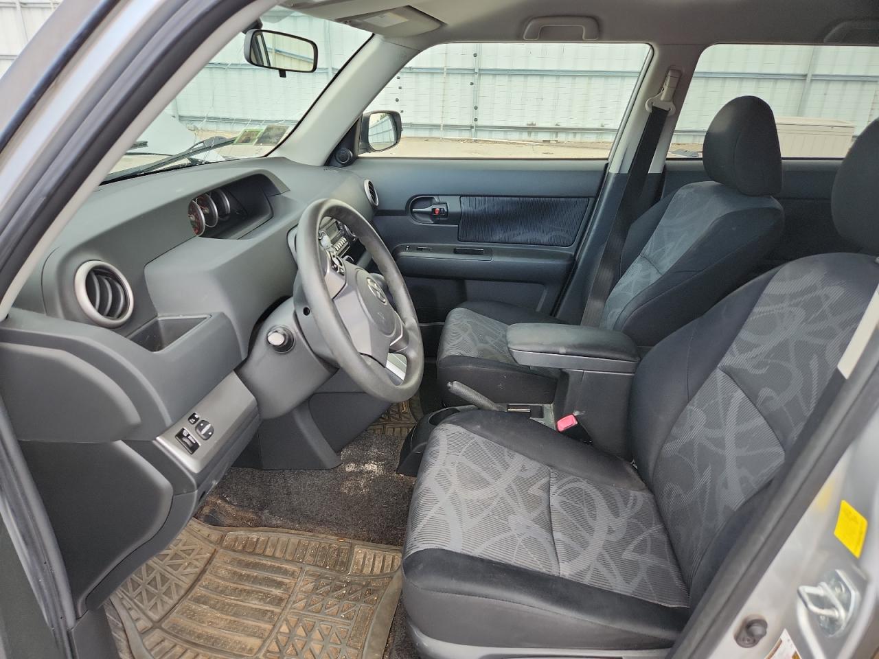2011 Toyota Scion Xb Серебряный vin: JTLZE4FE2B1130026