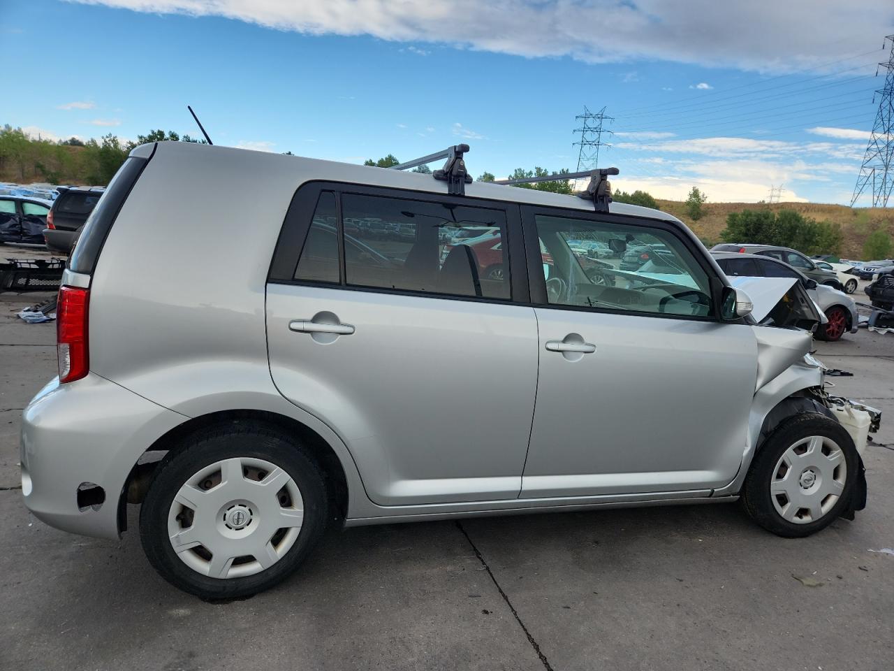 2011 Toyota Scion Xb Серебряный vin: JTLZE4FE2B1130026