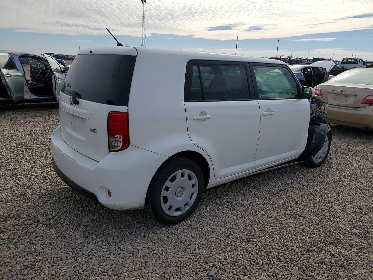 2014 Toyota Scion Xb White vin: JTLZE4FE2EJ063366
