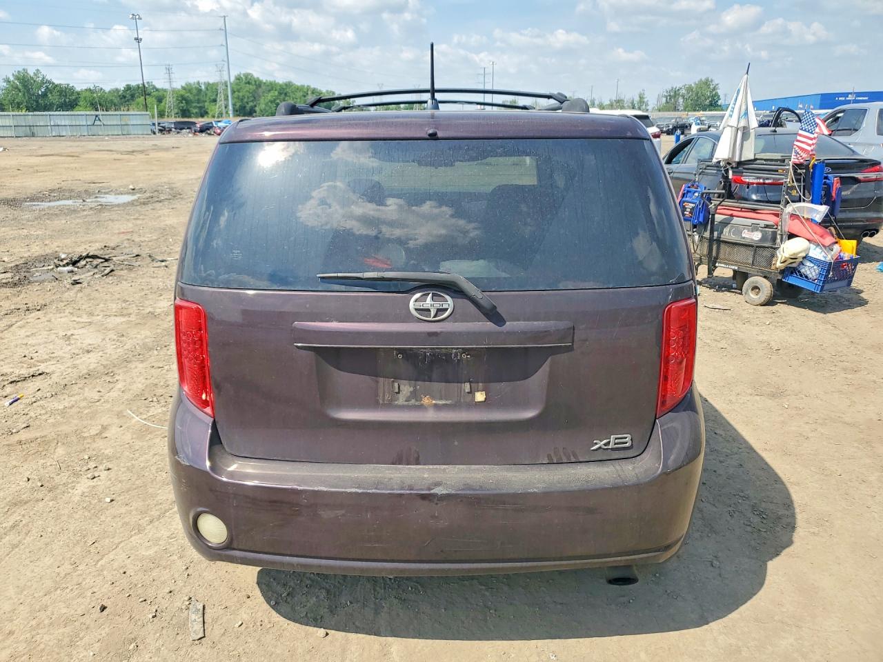 2010 Toyota Scion Xb Burgundy vin: JTLZE4FE3A1106218