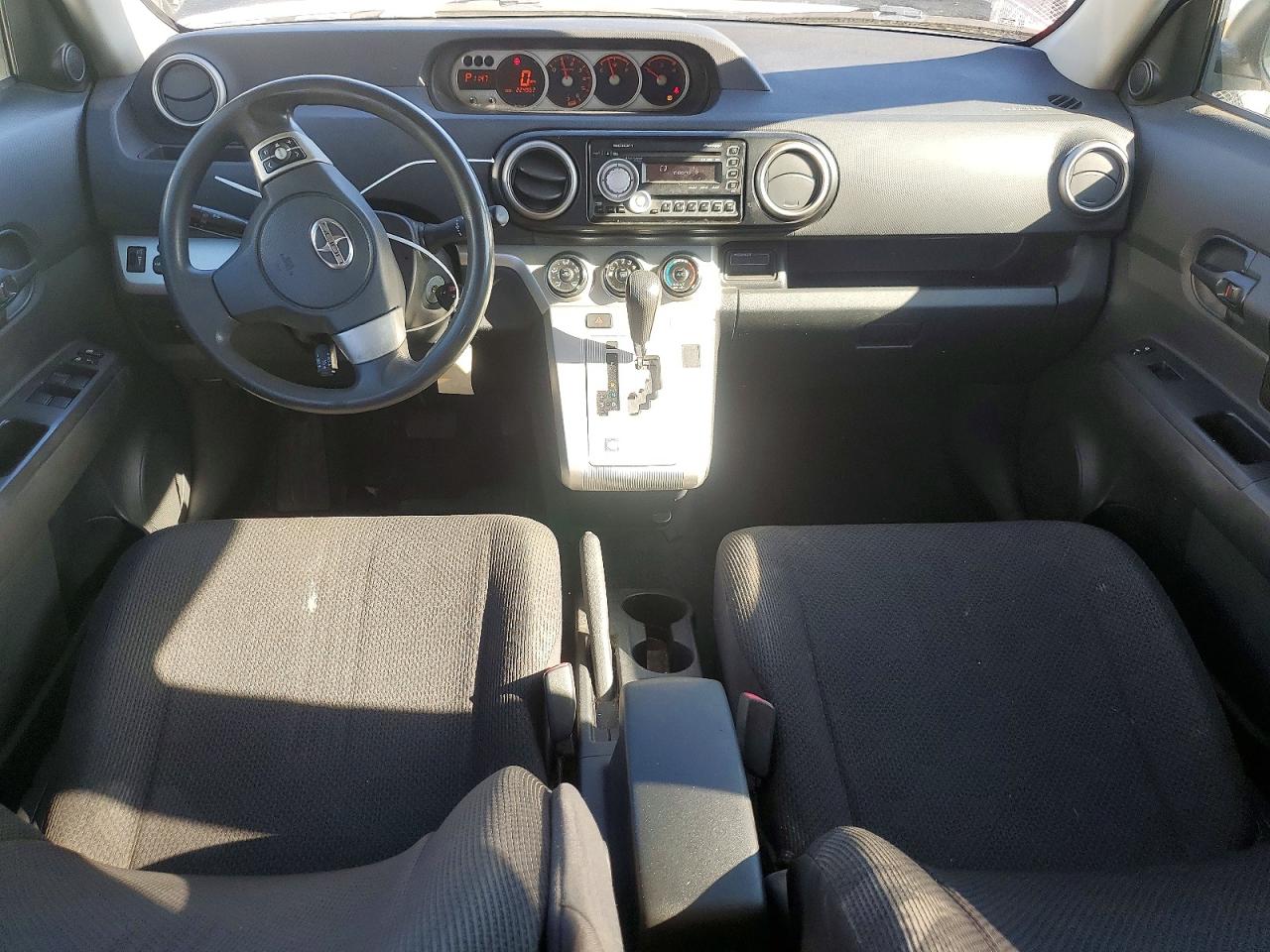 2010 Toyota Scion Xb White vin: JTLZE4FE3A1117297