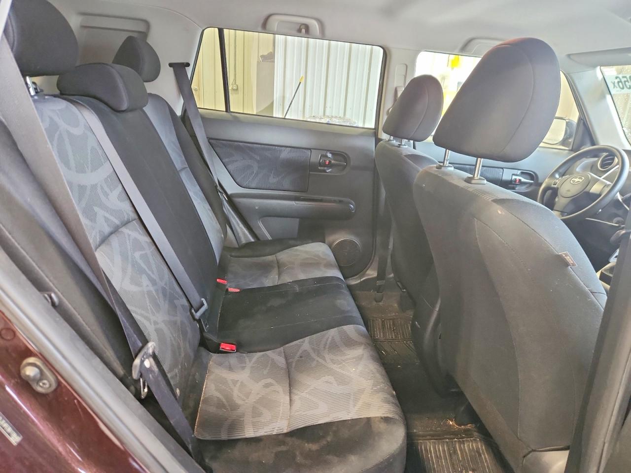 2011 Toyota Scion Xb Burgundy vin: JTLZE4FE3B1128642