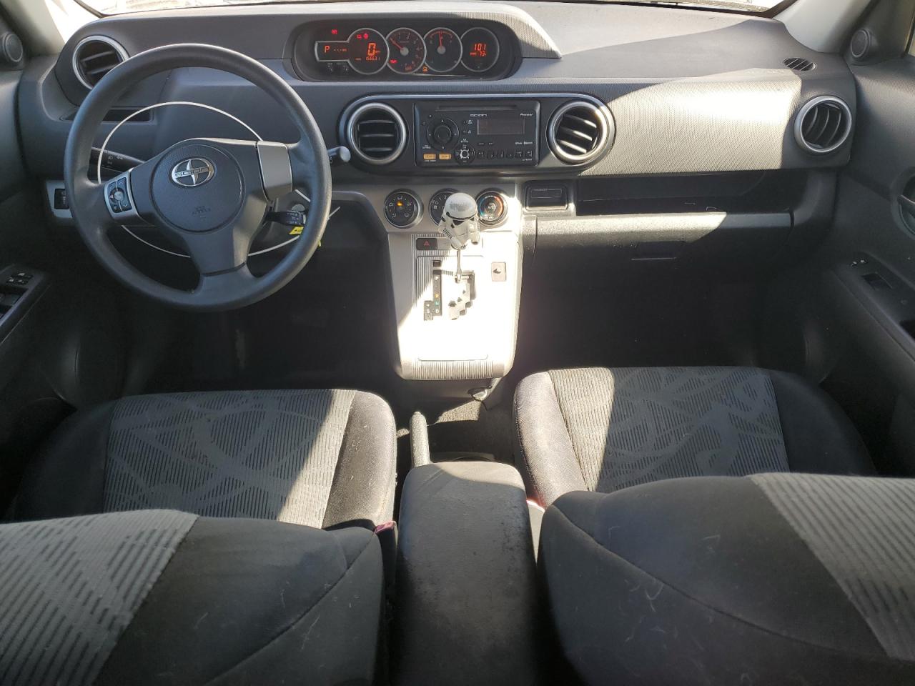 2012 Toyota Scion Xb White vin: JTLZE4FE3CJ012620