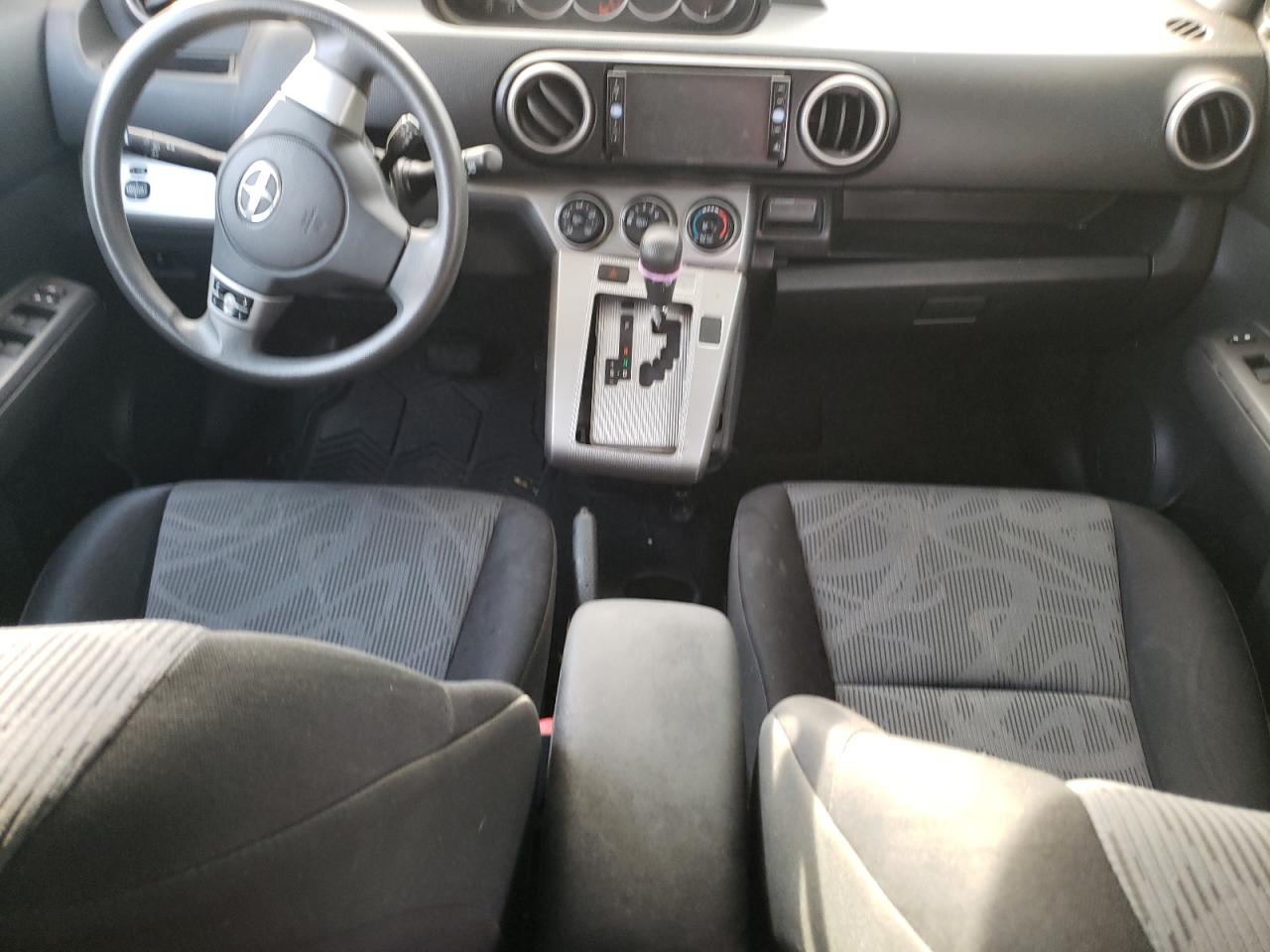 2012 Toyota Scion Xb White vin: JTLZE4FE3CJ028848
