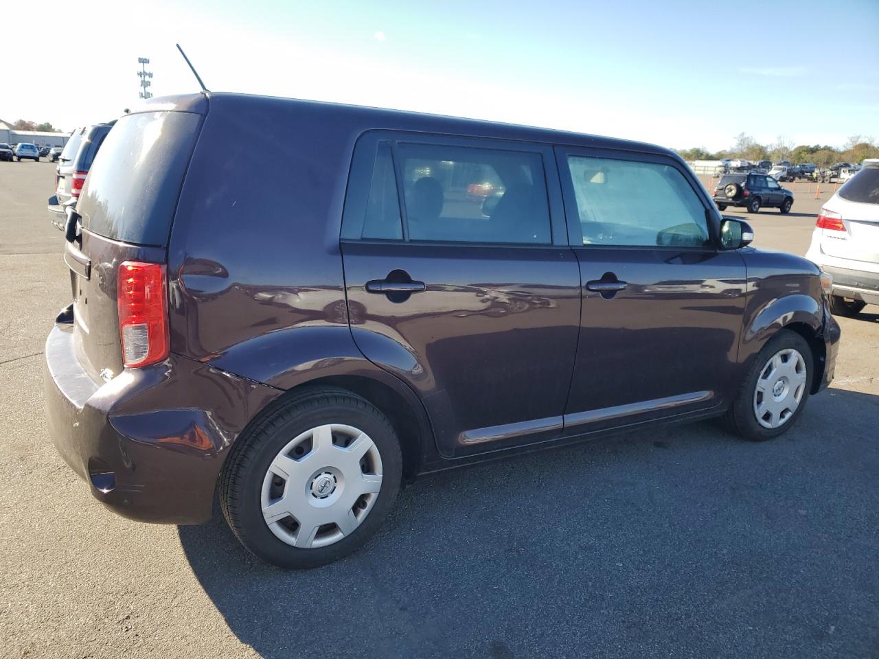 2011 Toyota Scion Xb Maroon vin: JTLZE4FE4B1119514