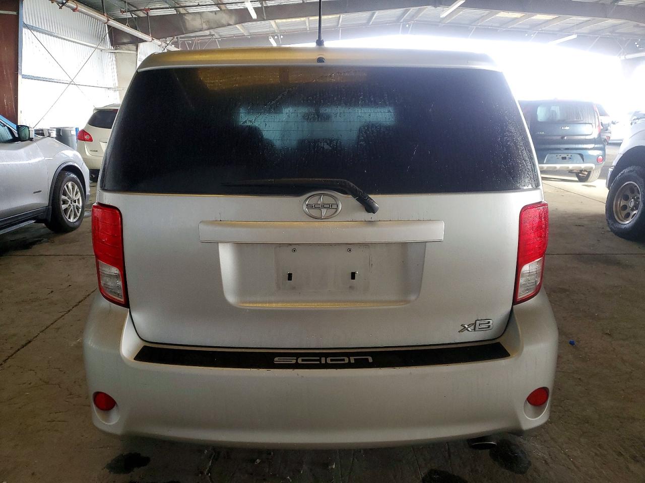 2011 Toyota Scion Xb Silver vin: JTLZE4FE4B1122039