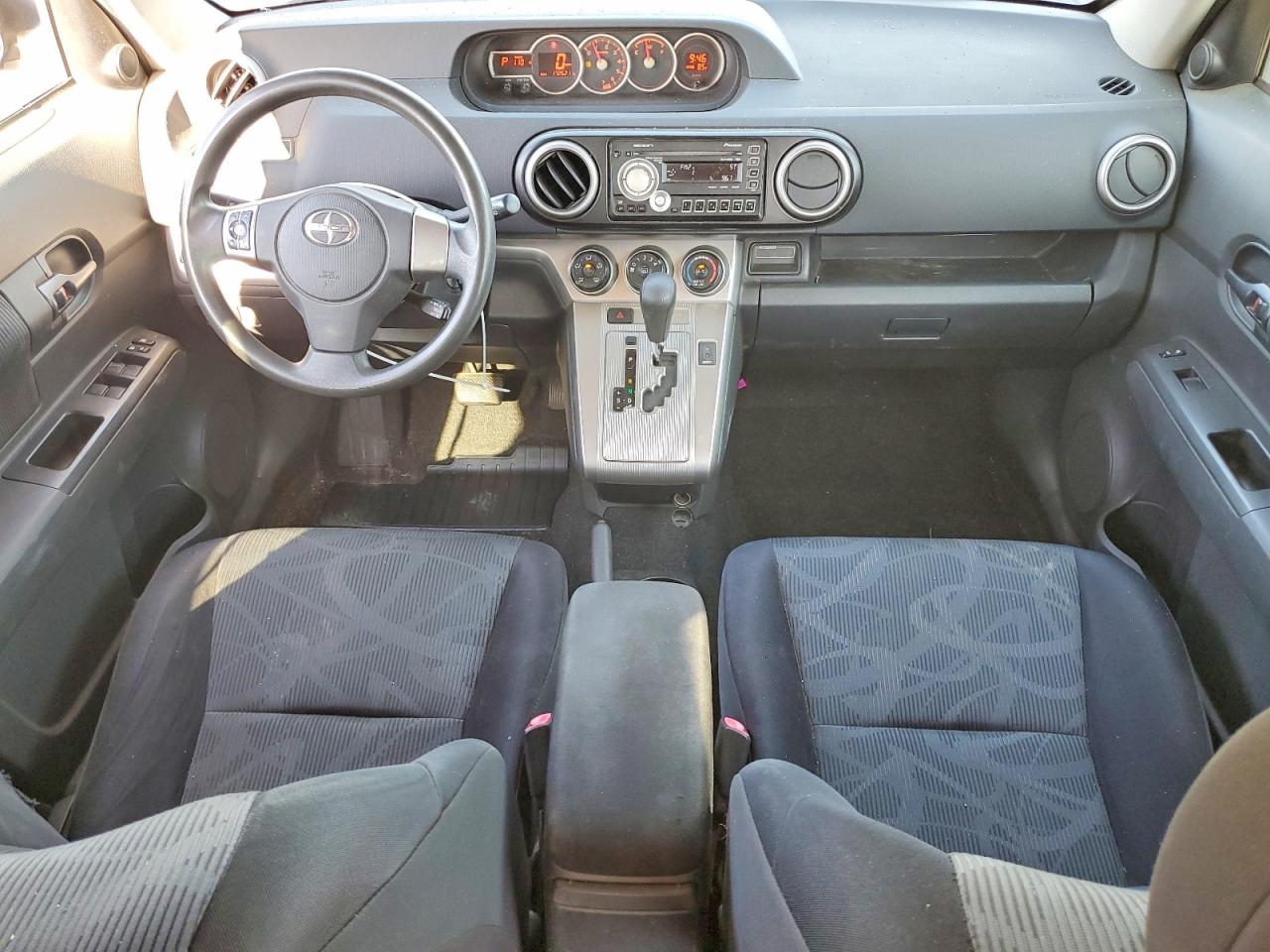 2011 Toyota Scion Xb Silver vin: JTLZE4FE4B1131646