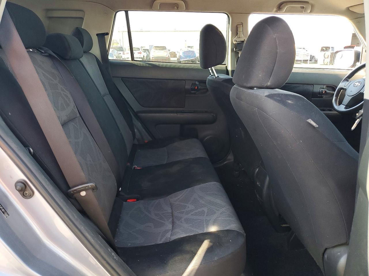 2011 Toyota Scion Xb Silver vin: JTLZE4FE4B1131646