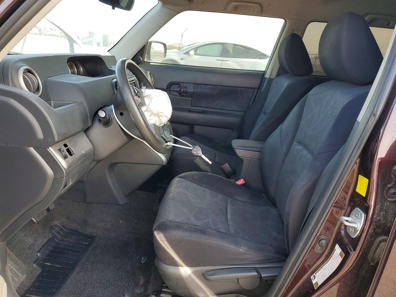 2011 Toyota Scion Xb Maroon vin: JTLZE4FE4B1140427
