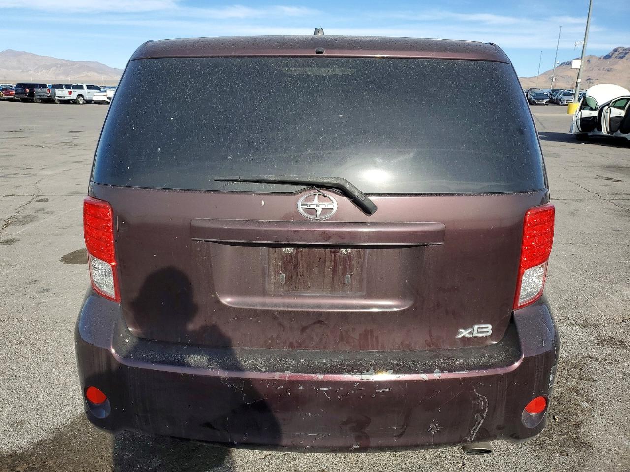 2011 Toyota Scion Xb Maroon vin: JTLZE4FE4B1140427