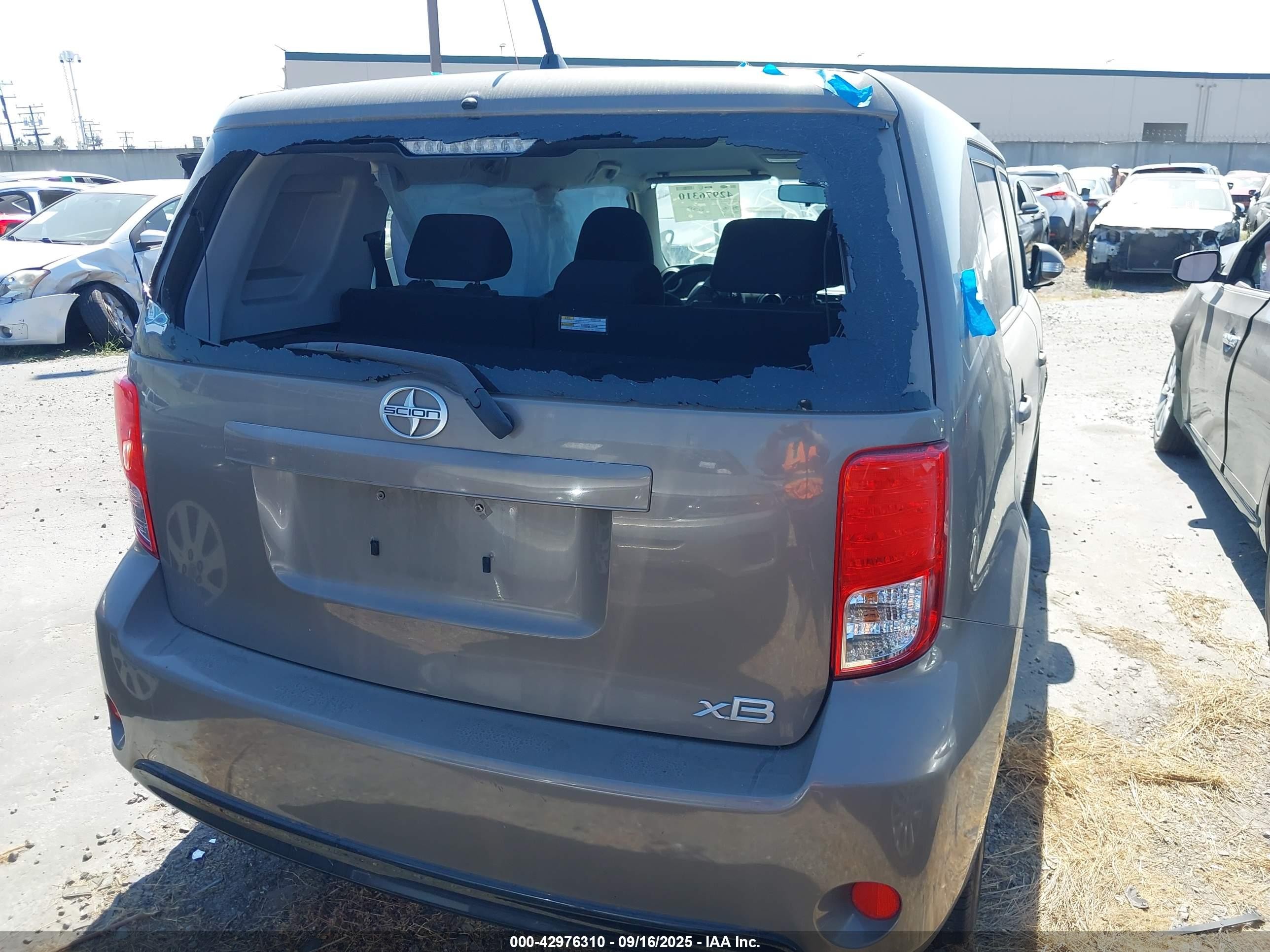 2014 Scion Xb   Желто-коричневый vin: JTLZE4FE4EJ061795