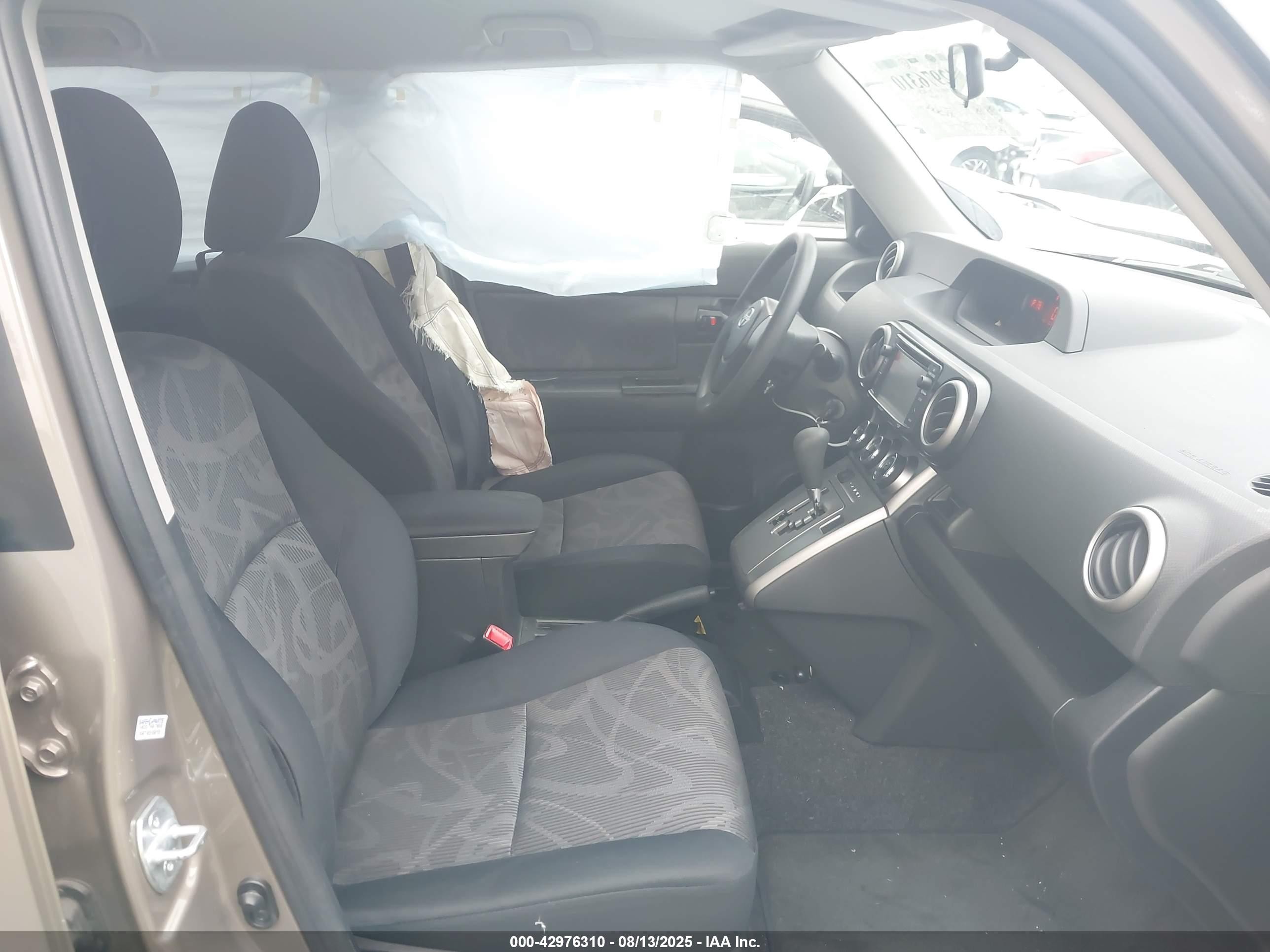 2014 Scion Xb   Желто-коричневый vin: JTLZE4FE4EJ061795