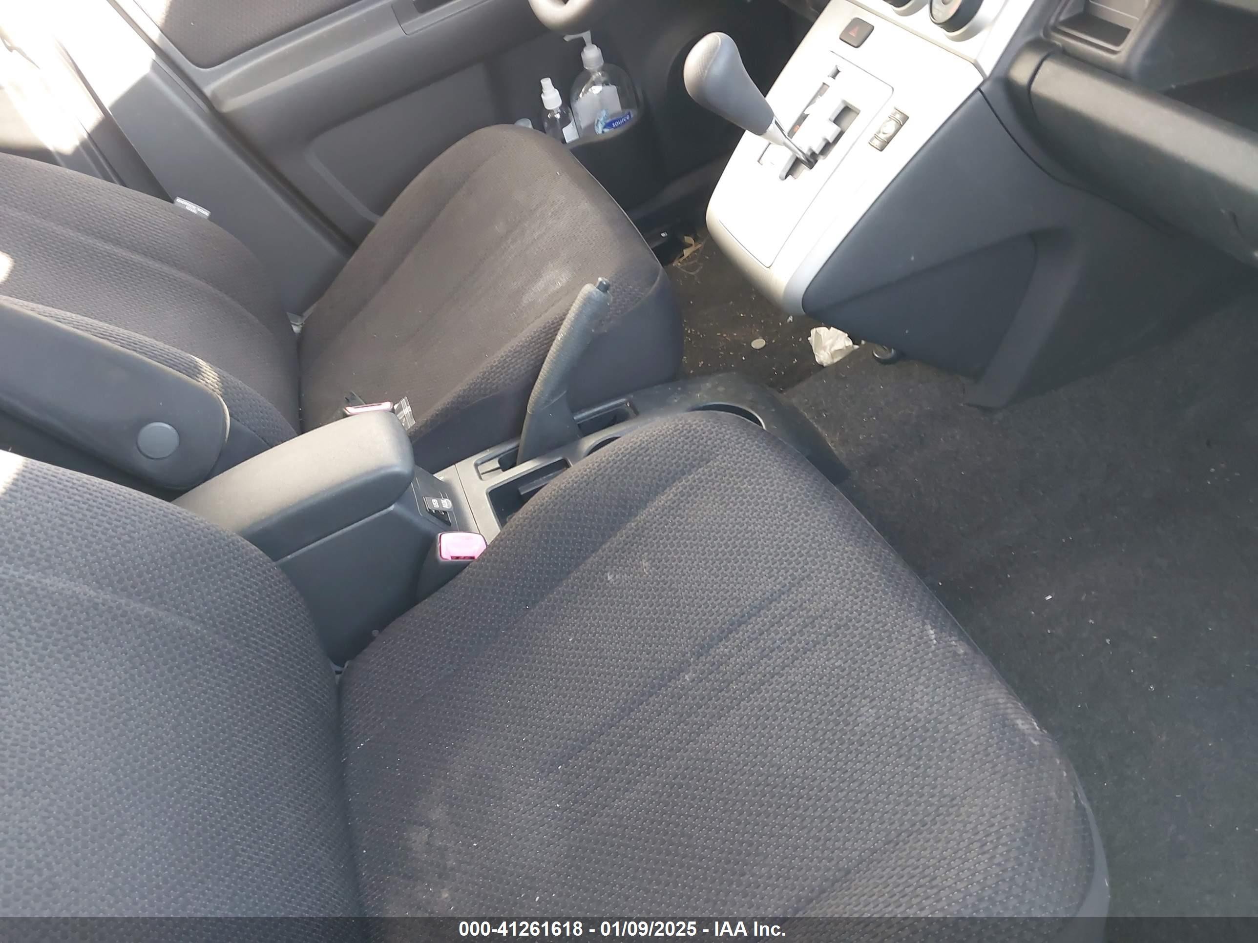 2010 Scion Xb Silver vin: JTLZE4FE5A1108519