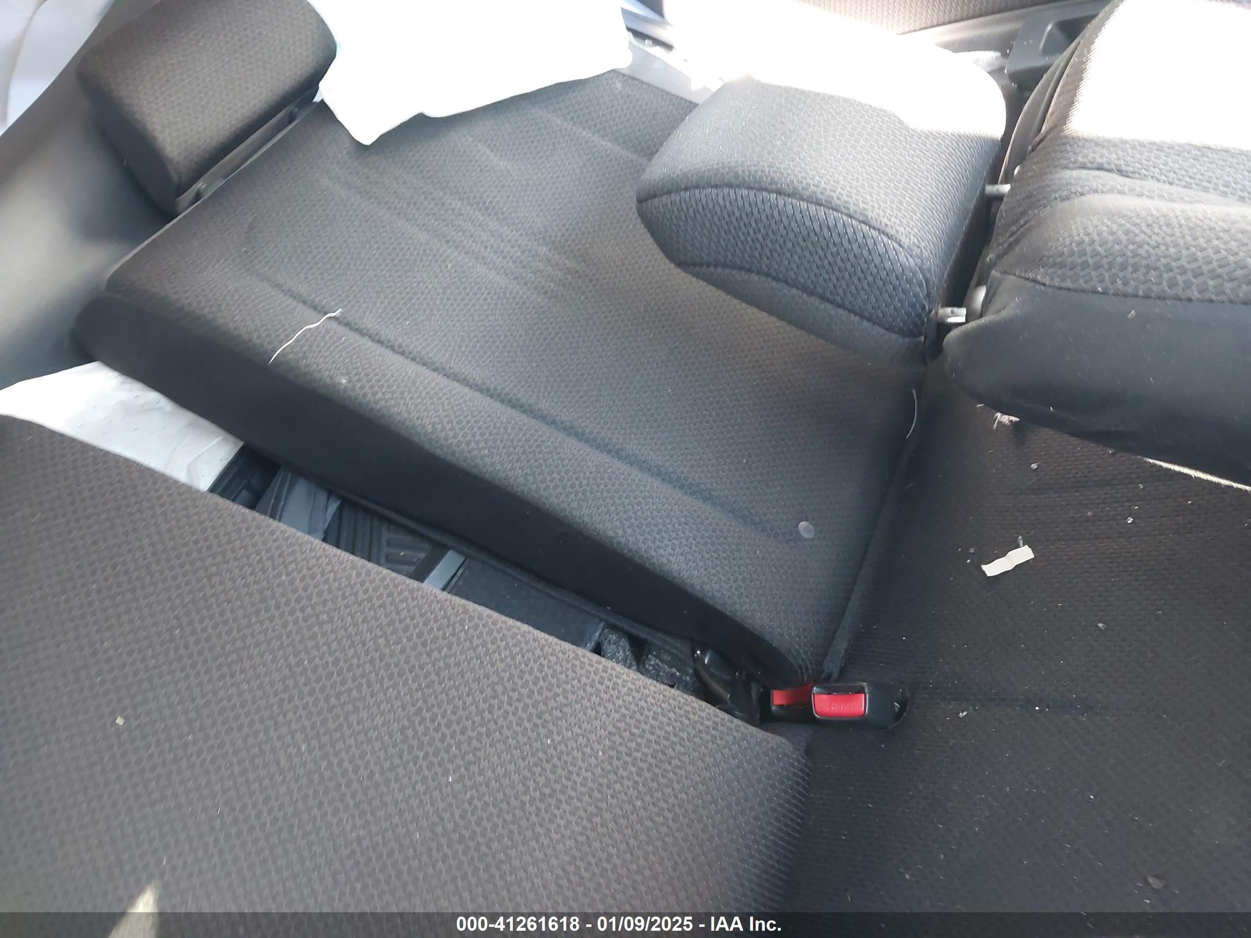 2010 Scion Xb Silver vin: JTLZE4FE5A1108519