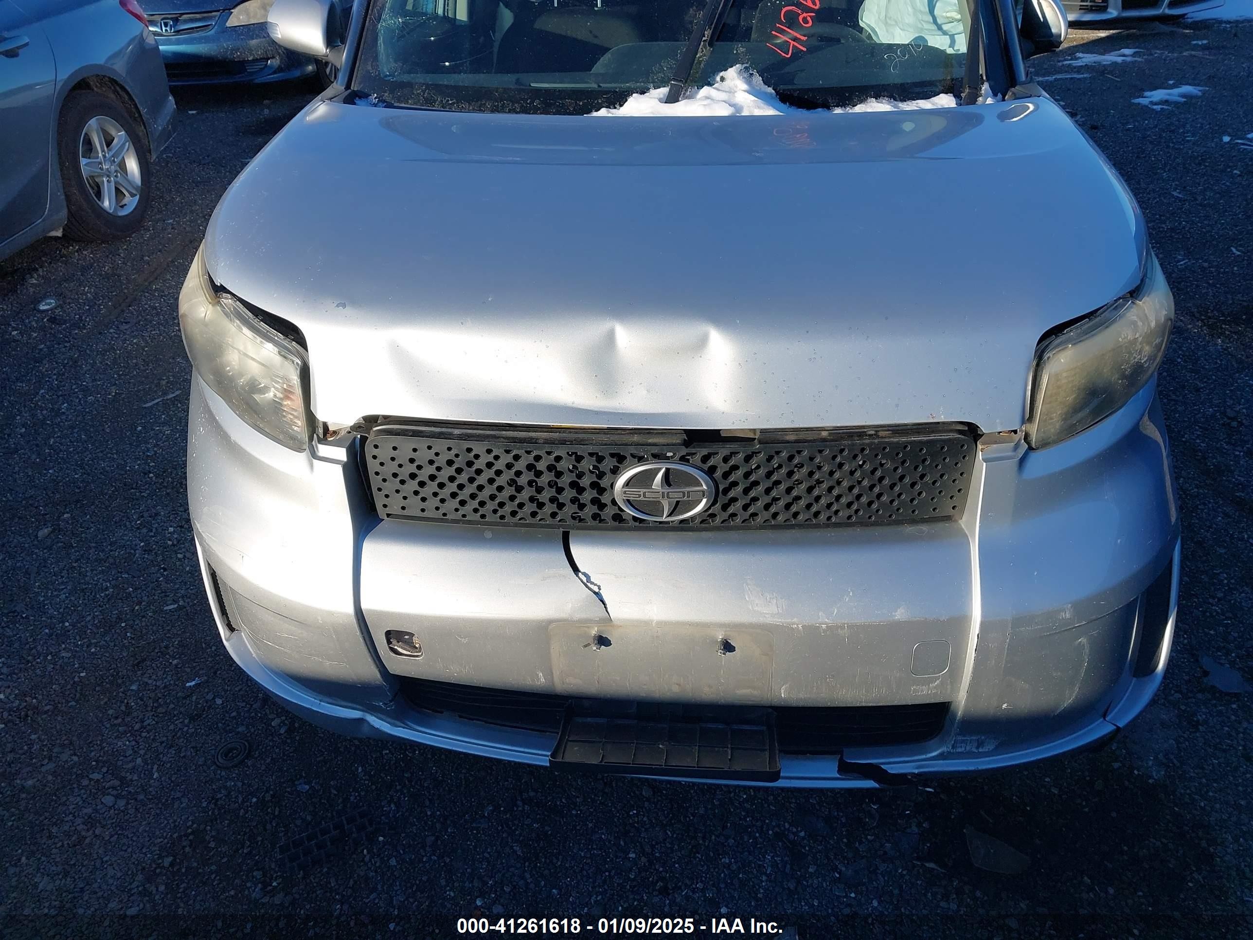 2010 Scion Xb Silver vin: JTLZE4FE5A1108519