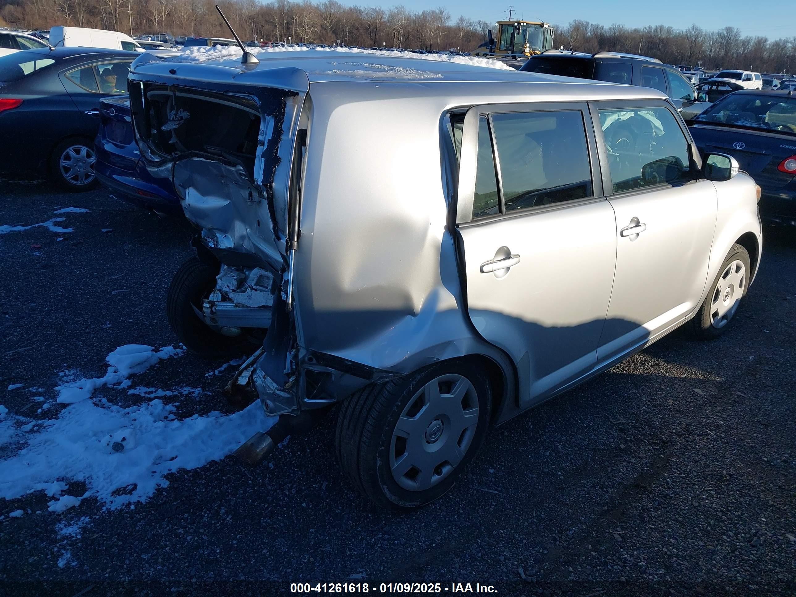 2010 Scion Xb Silver vin: JTLZE4FE5A1108519