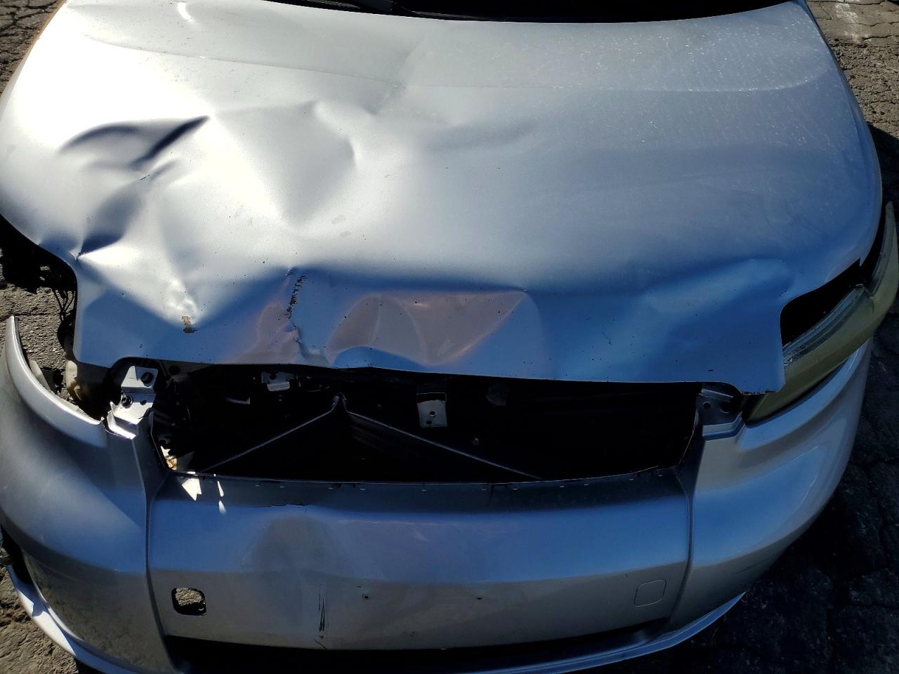 2010 Toyota Scion Xb Серебряный vin: JTLZE4FE5A1109914