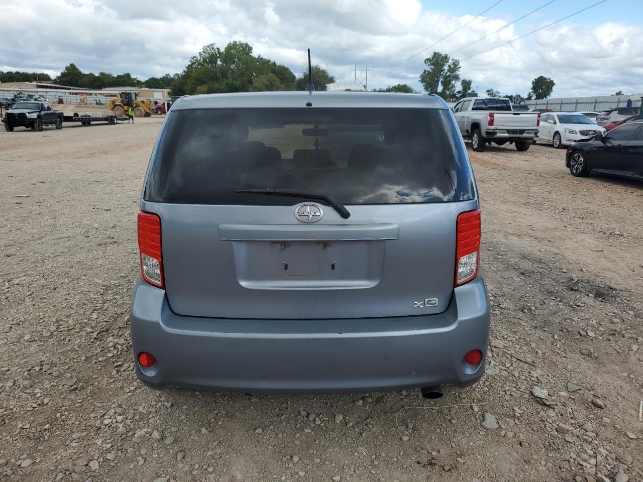 2011 Toyota Scion Xb Серебряный vin: JTLZE4FE5B1123362
