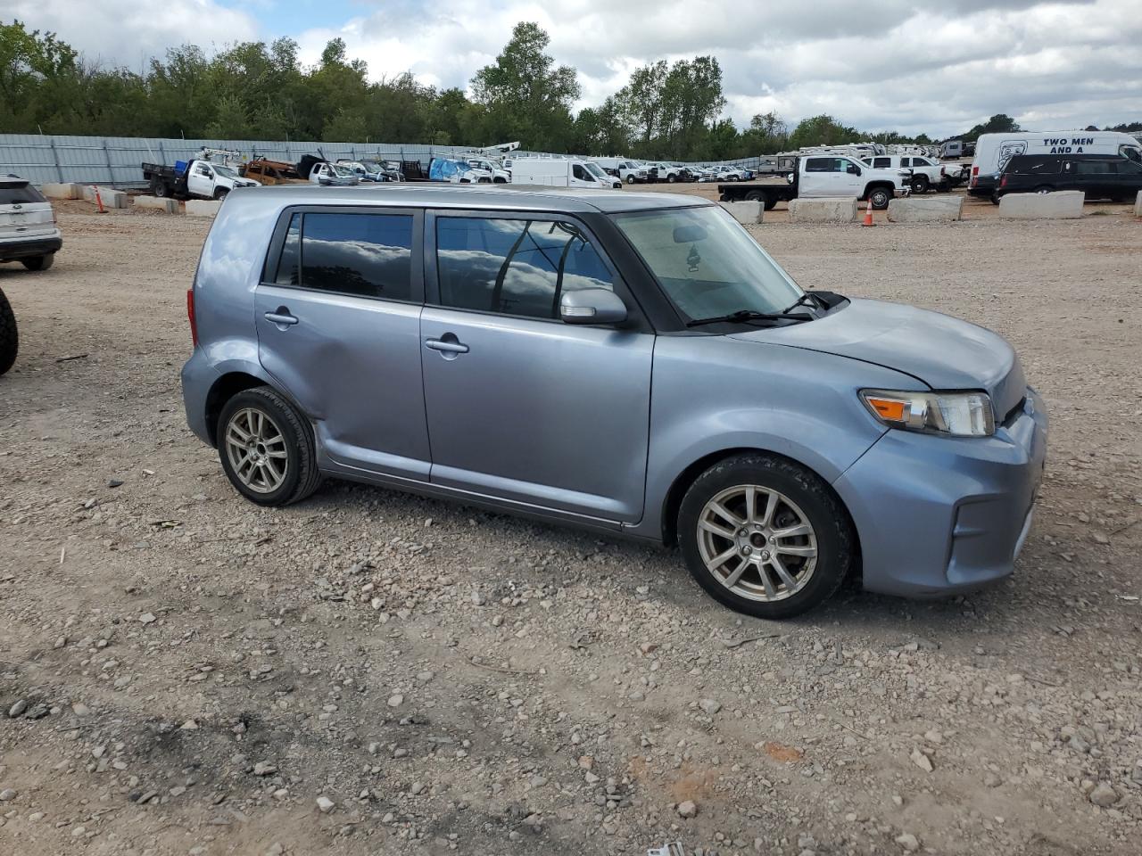 2011 Toyota Scion Xb Серебряный vin: JTLZE4FE5B1123362