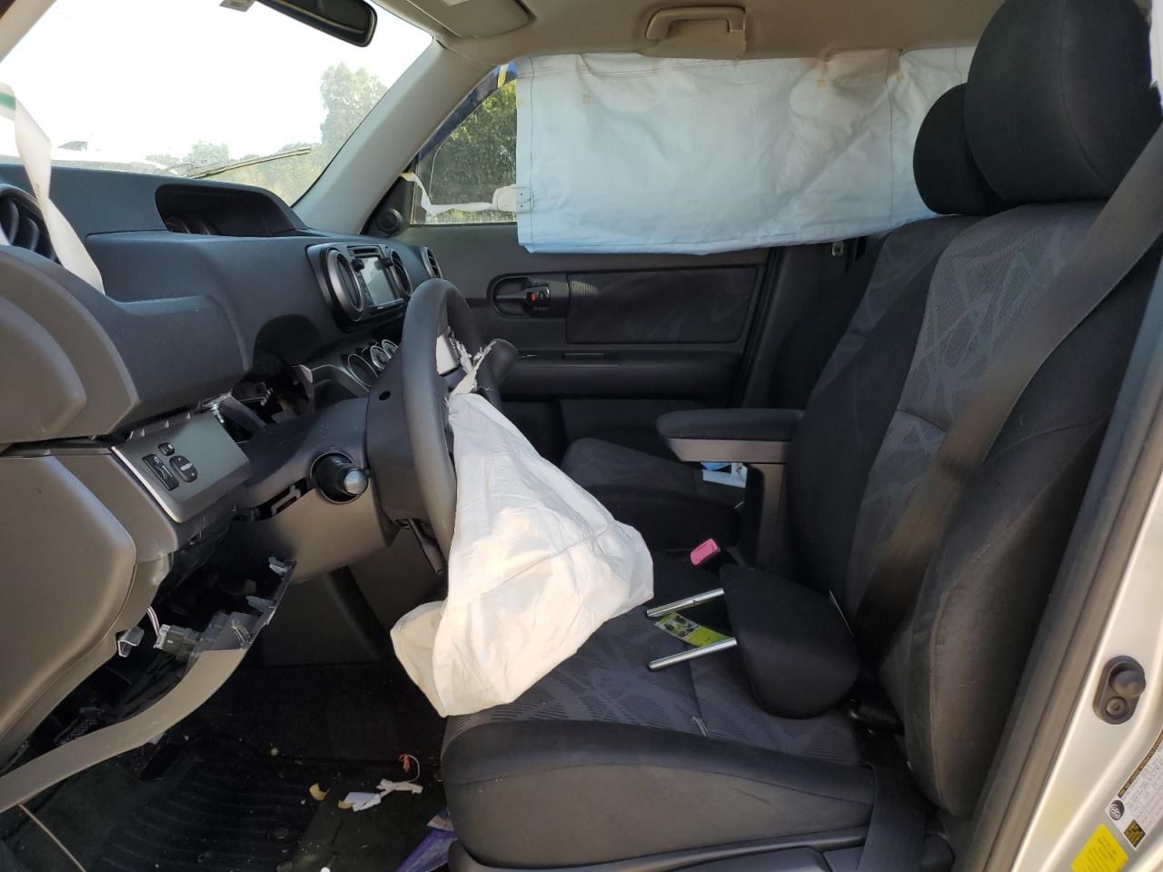 2014 Toyota Scion Xb Серебряный vin: JTLZE4FE5EJ061773