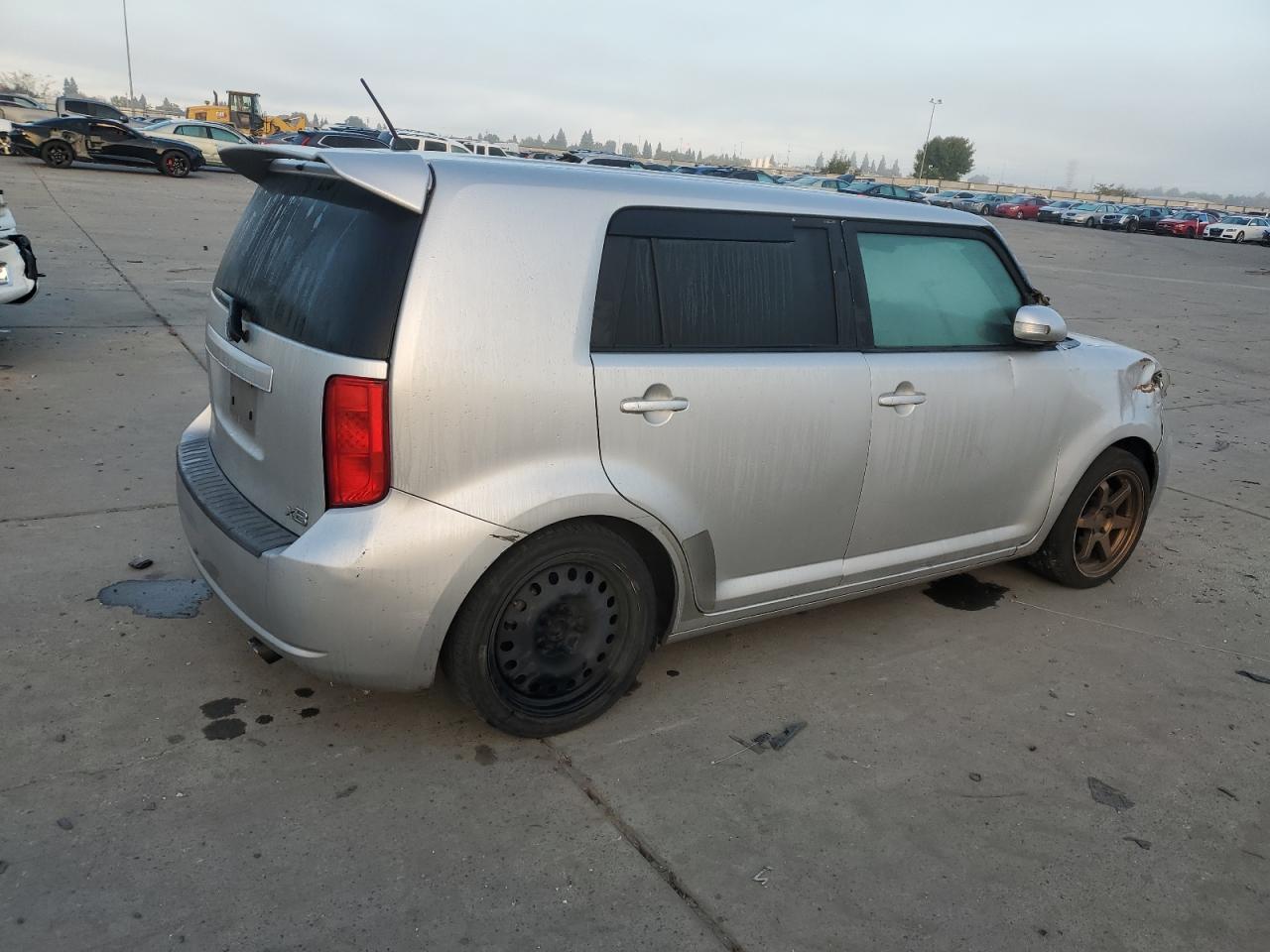 2010 Toyota Scion Xb Silver vin: JTLZE4FE6A1103832