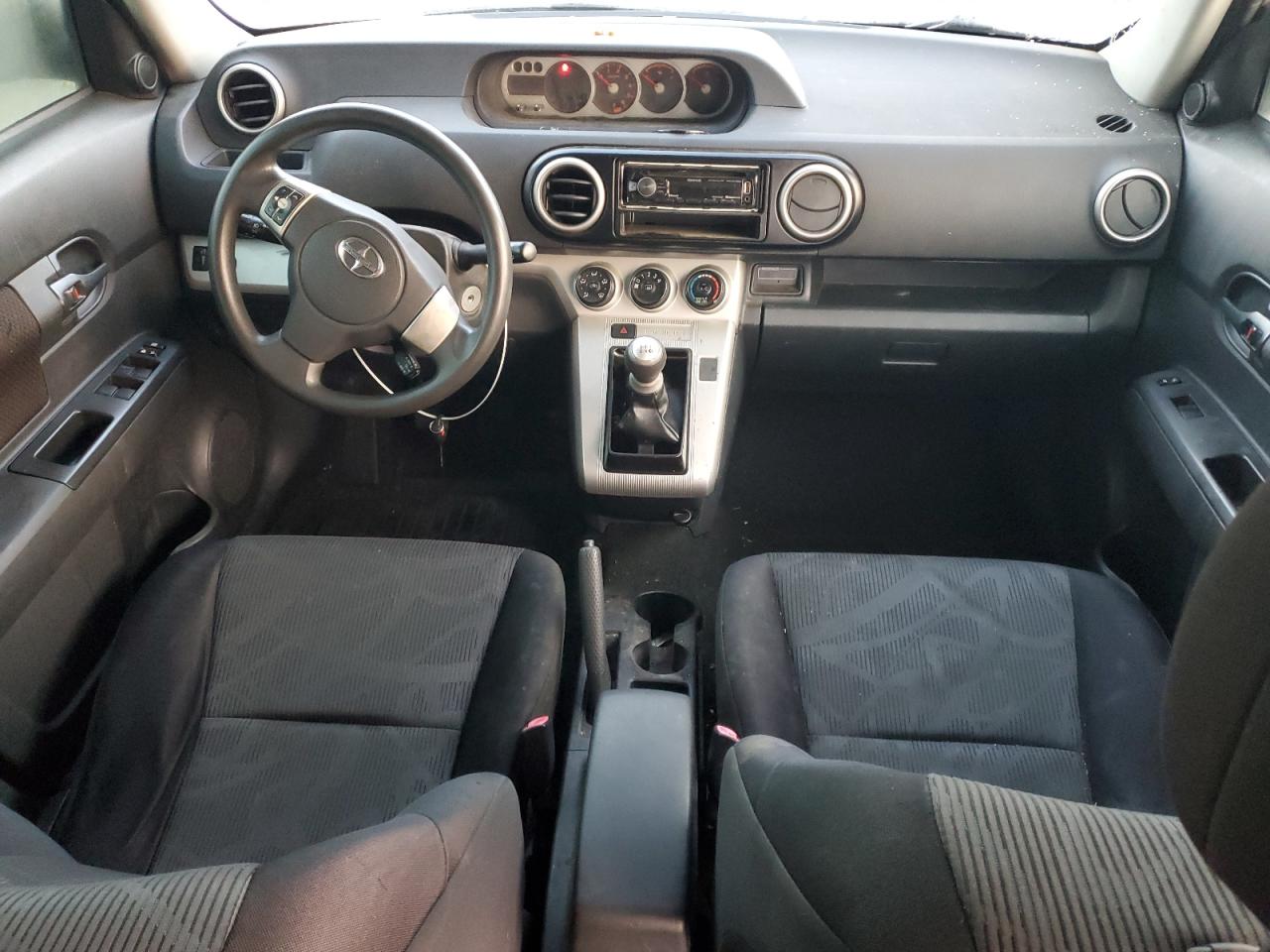 2010 Toyota Scion Xb Silver vin: JTLZE4FE6A1103832