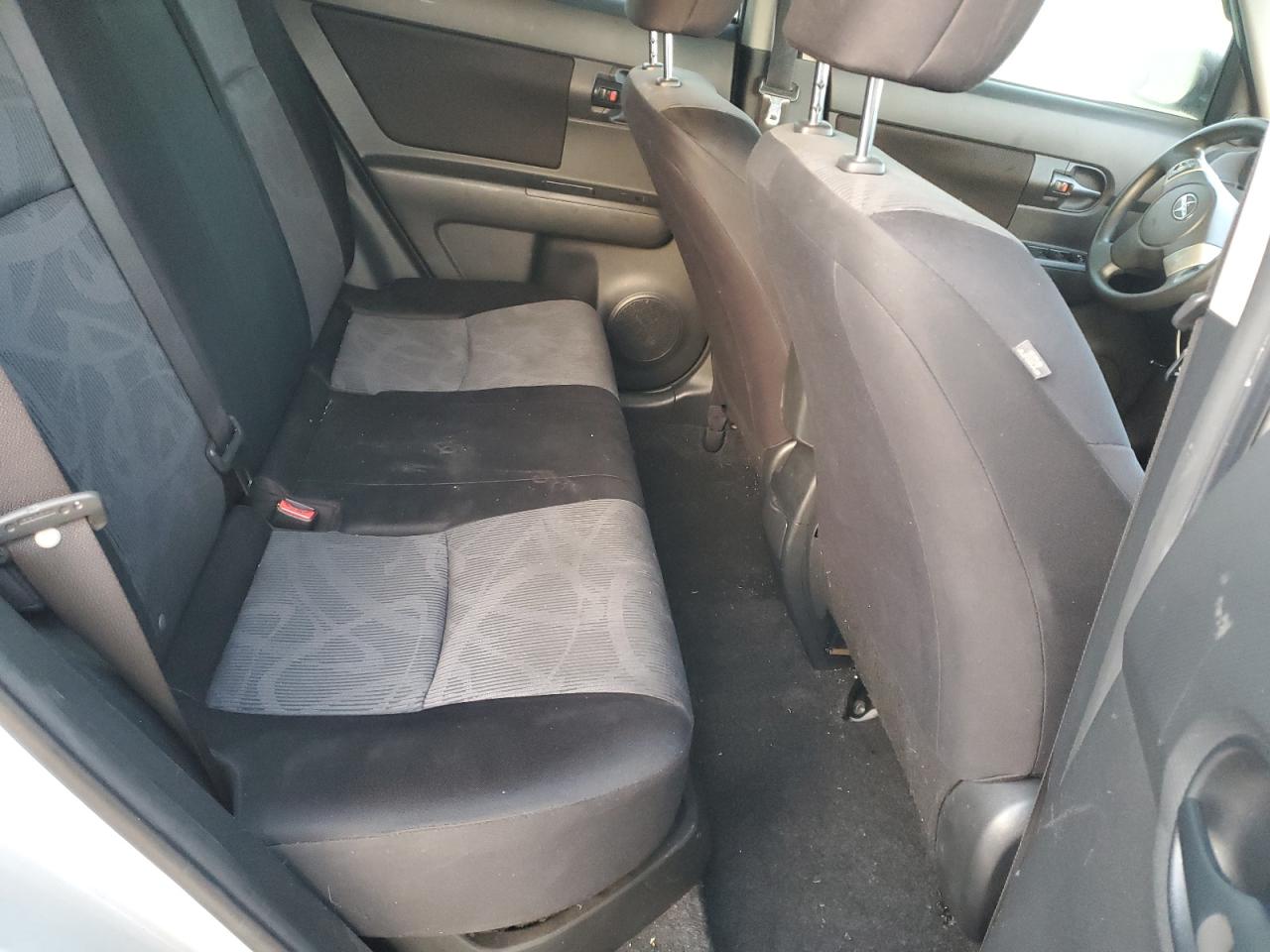 2010 Toyota Scion Xb Silver vin: JTLZE4FE6A1103832