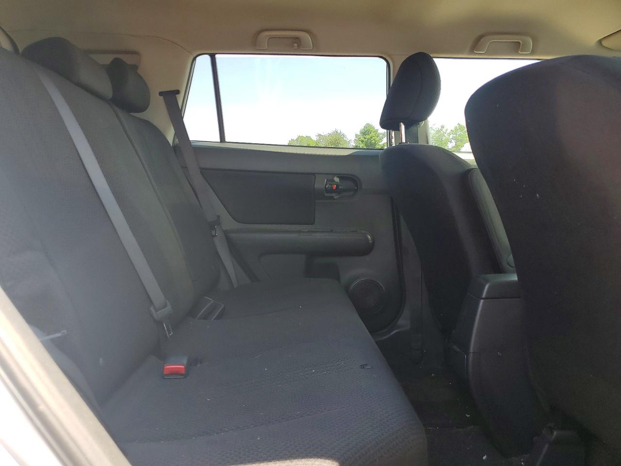 2010 Toyota Scion Xb Silver vin: JTLZE4FE6A1104592