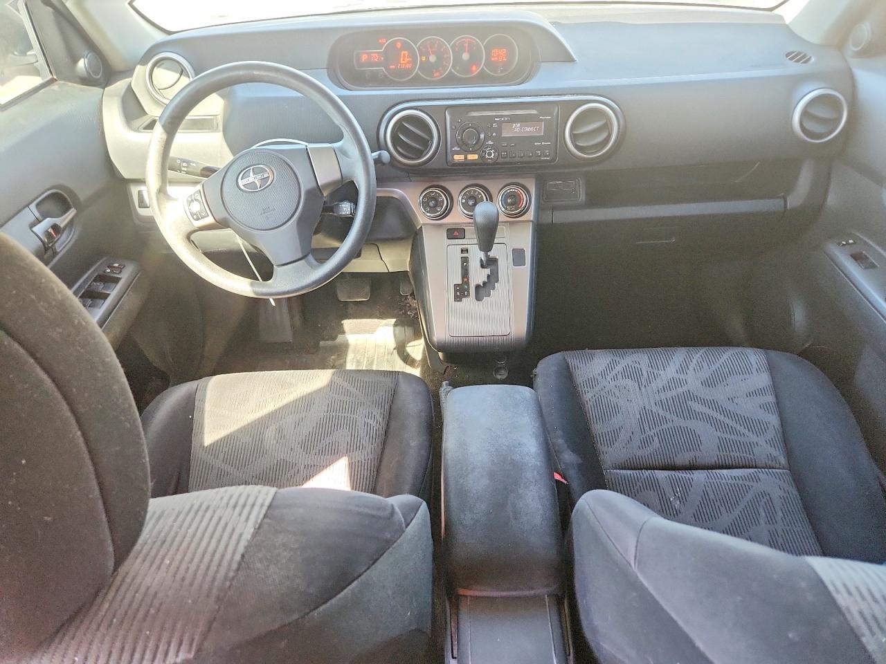 2013 Toyota Scion Xb White vin: JTLZE4FE6DJ032572