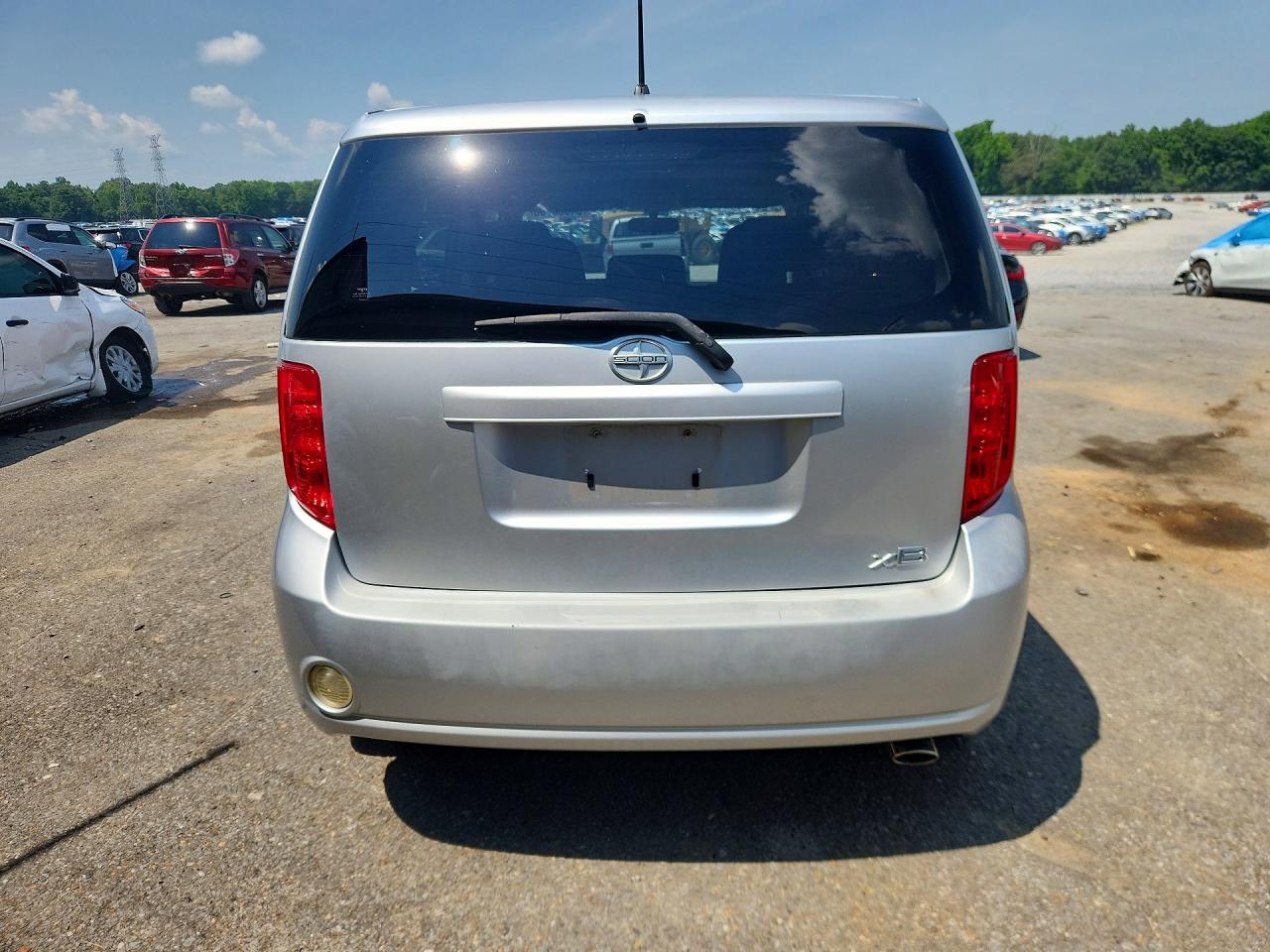 2010 Toyota Scion Xb Silver vin: JTLZE4FE7A1101412