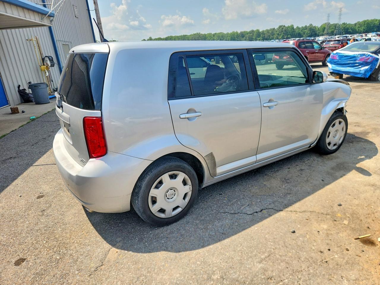 2010 Toyota Scion Xb Silver vin: JTLZE4FE7A1101412