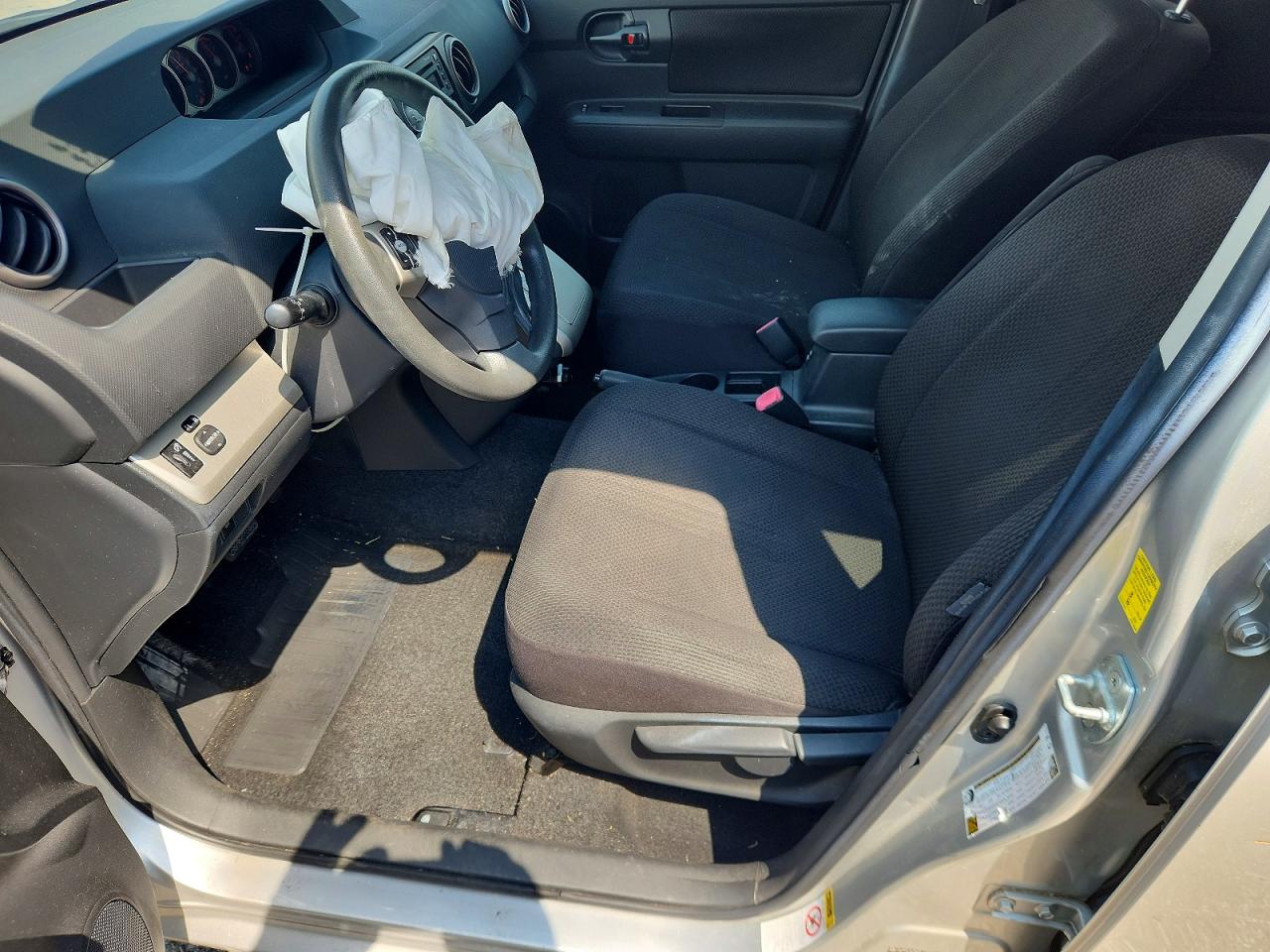 2010 Toyota Scion Xb Silver vin: JTLZE4FE7A1101412