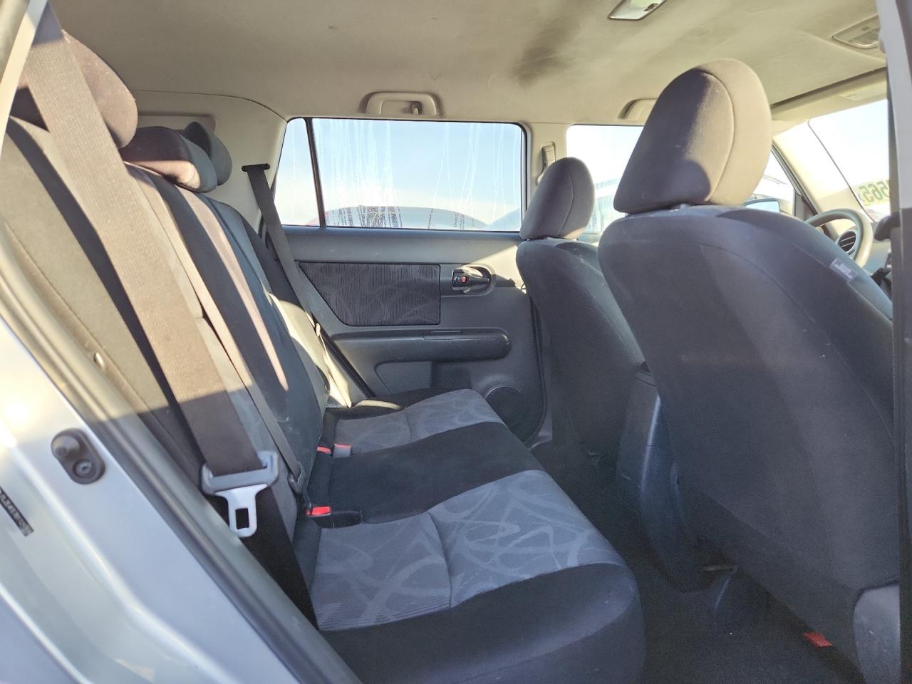 2011 Toyota Scion Xb Silver vin: JTLZE4FE7B1129308