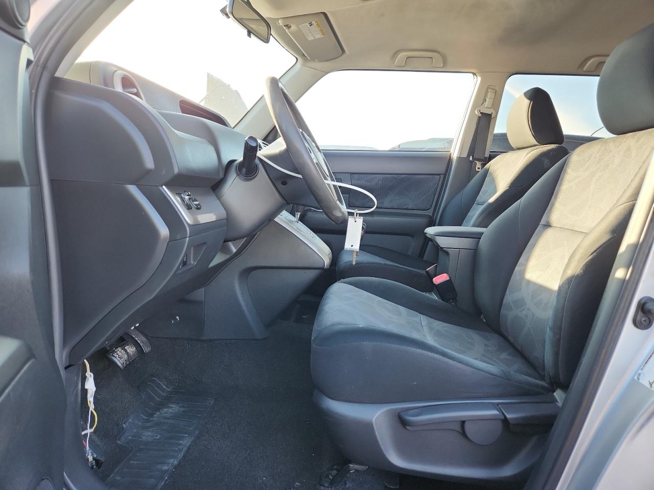 2011 Toyota Scion Xb Silver vin: JTLZE4FE7B1129308